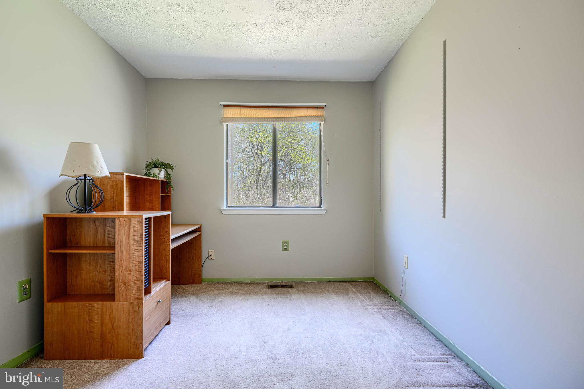 SEVEN COURTS - Residential