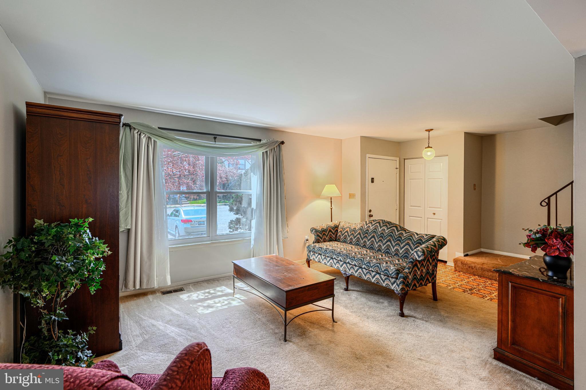 SEVEN COURTS - Residential