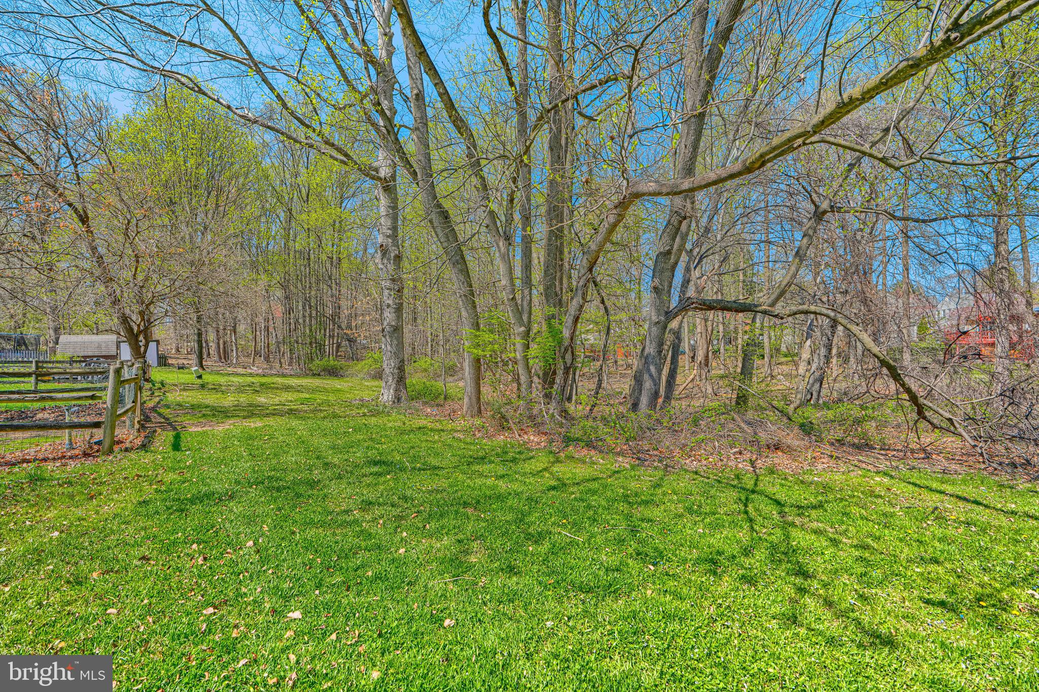 SEVEN COURTS - Residential