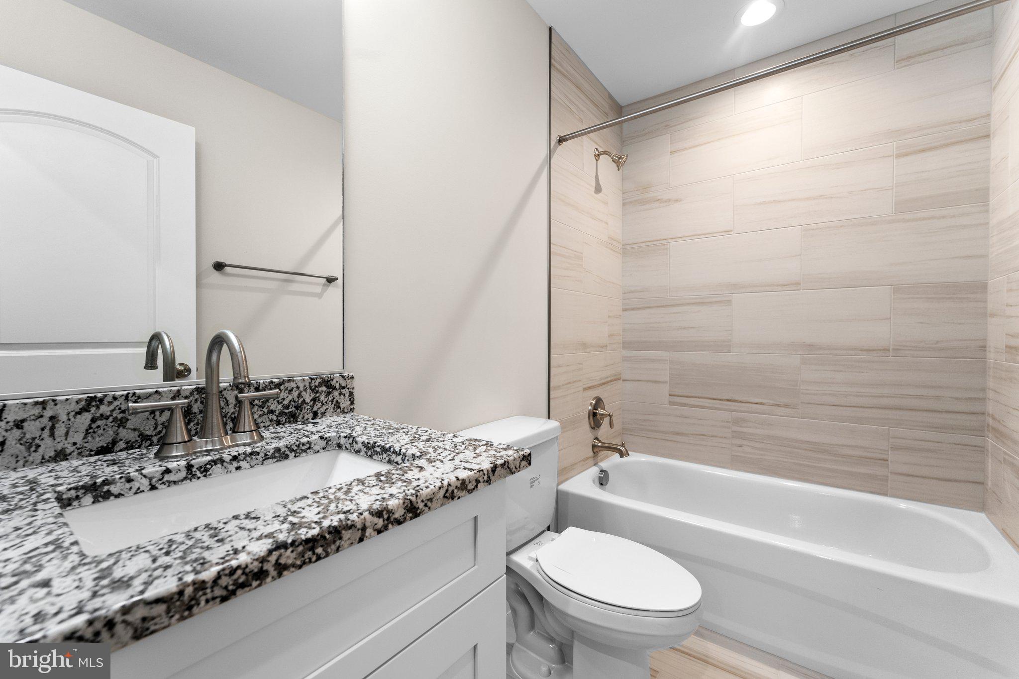 GLEBE HARBOR - Residential