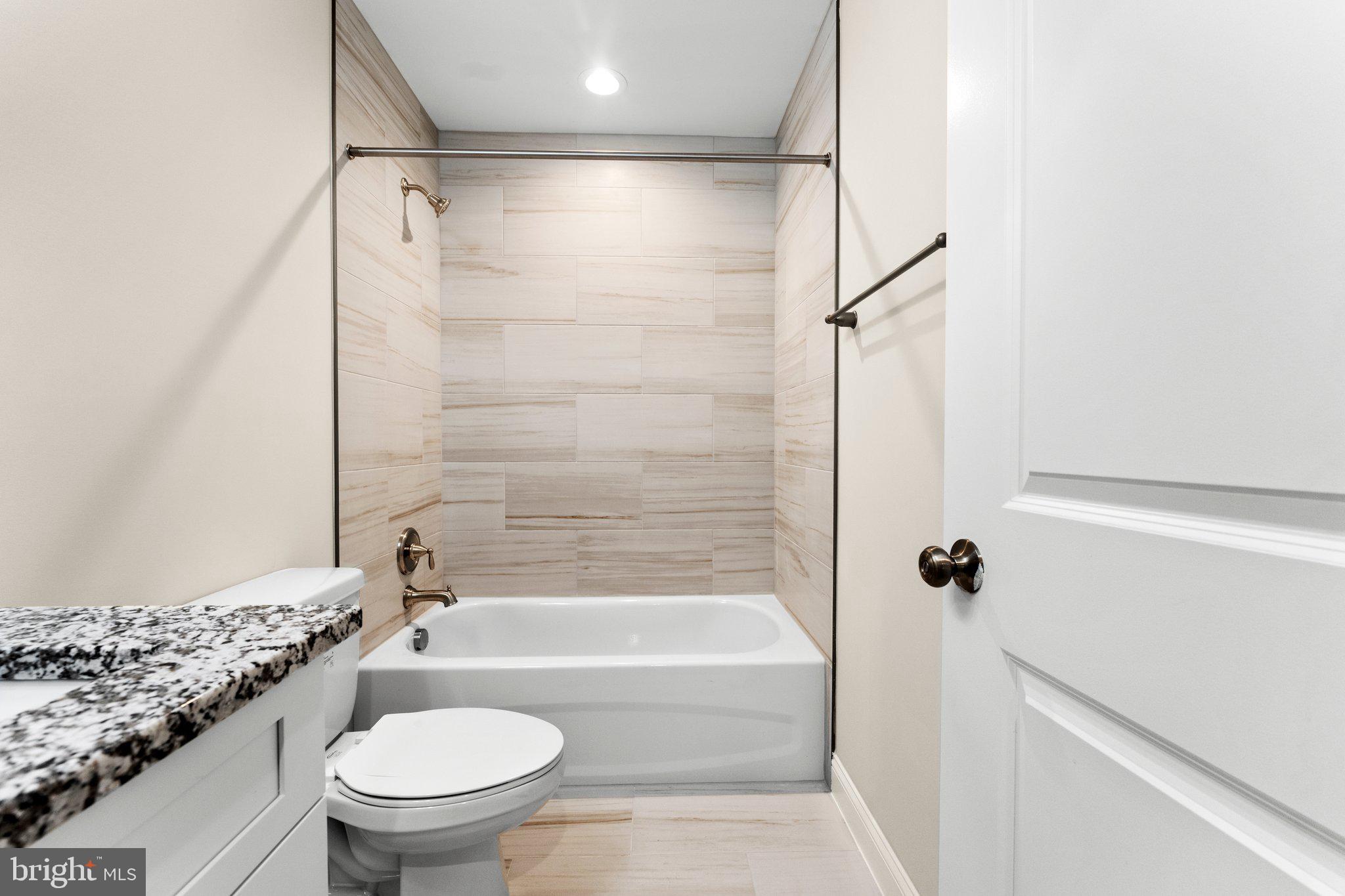 GLEBE HARBOR - Residential