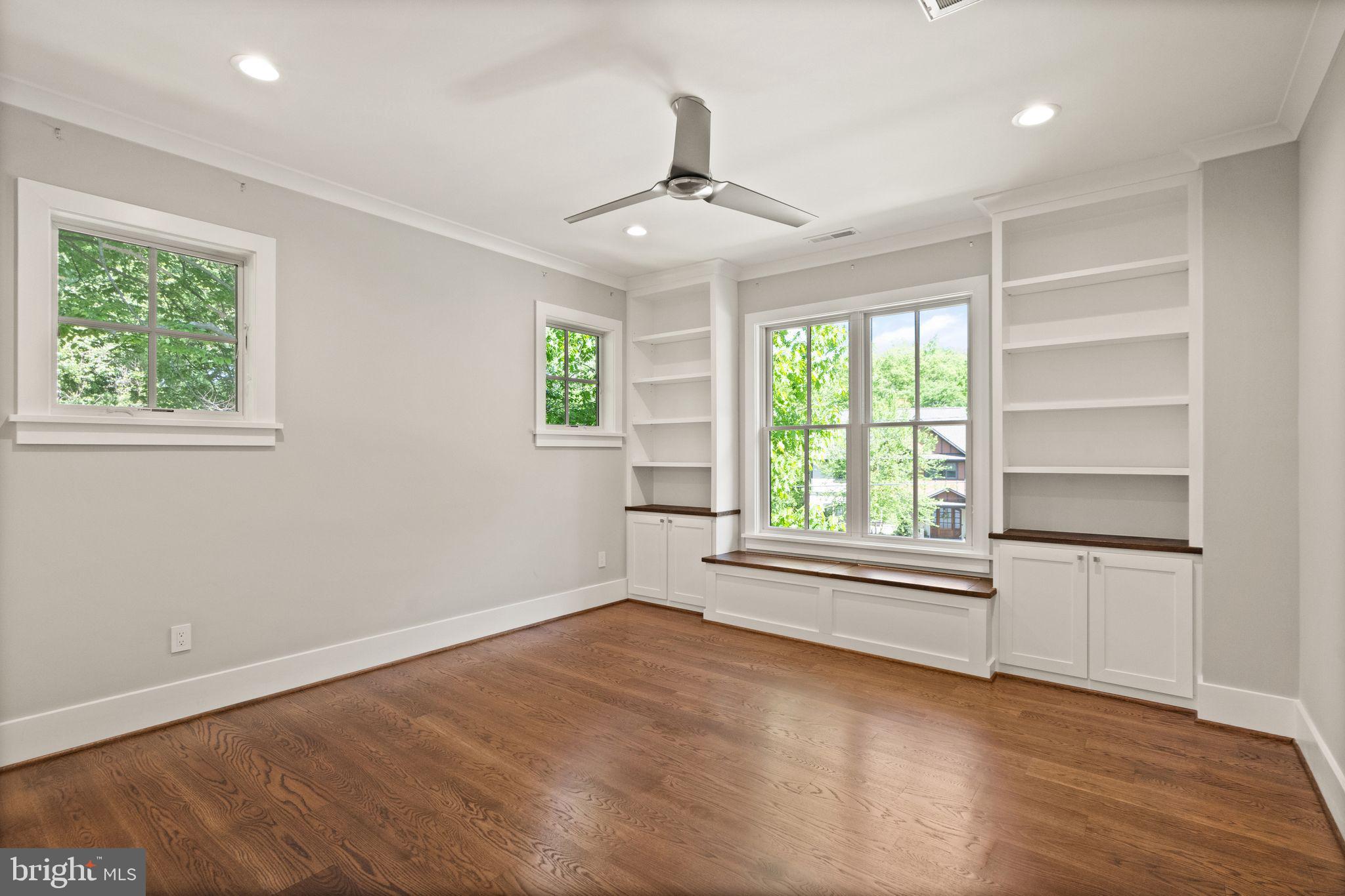 BELLEVUE FOREST - Residential