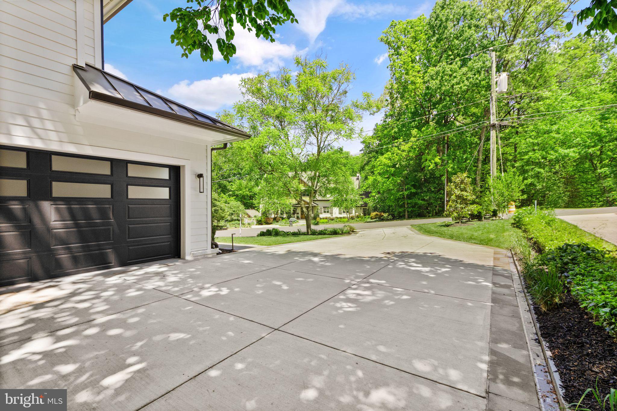 BELLEVUE FOREST - Residential