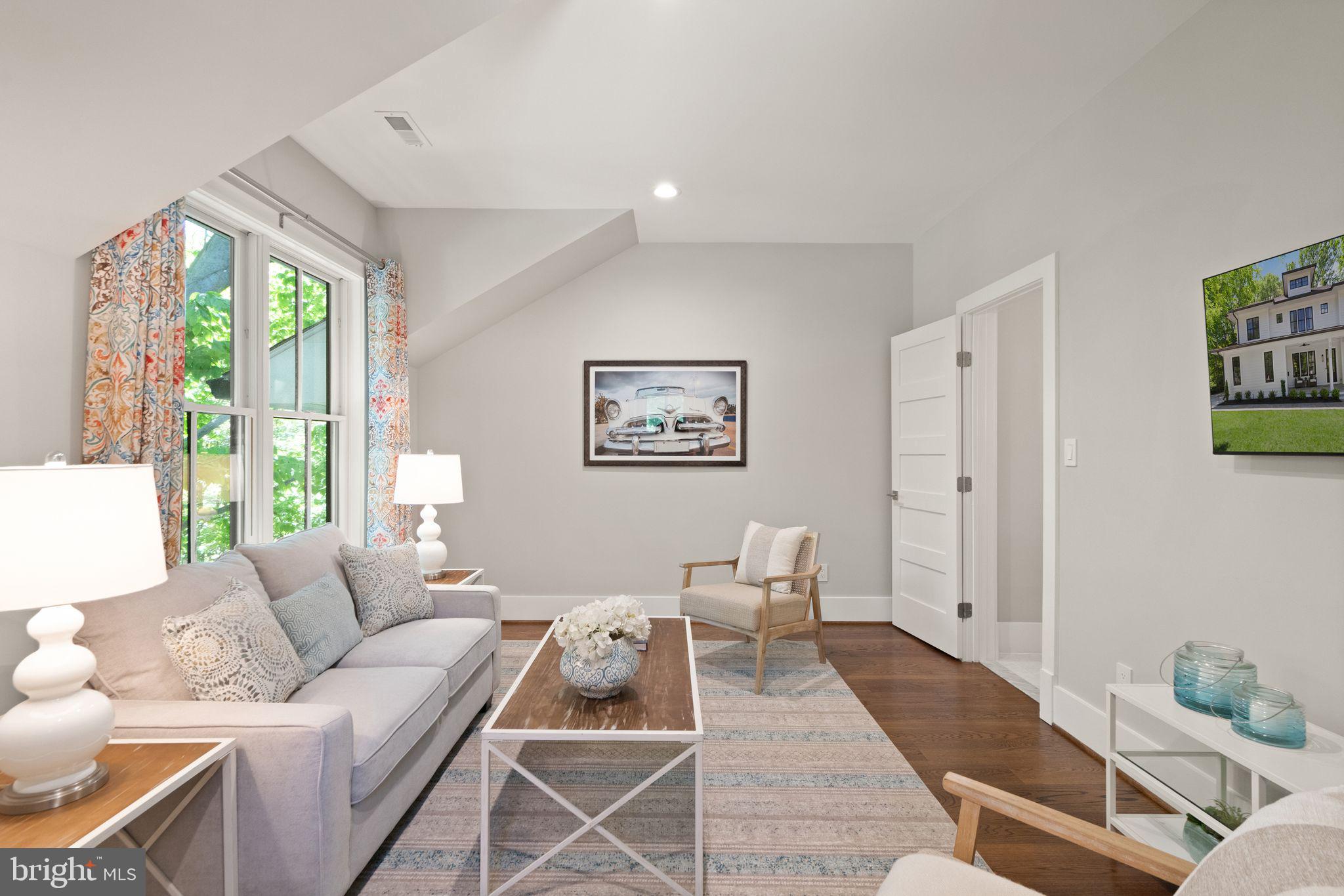 BELLEVUE FOREST - Residential