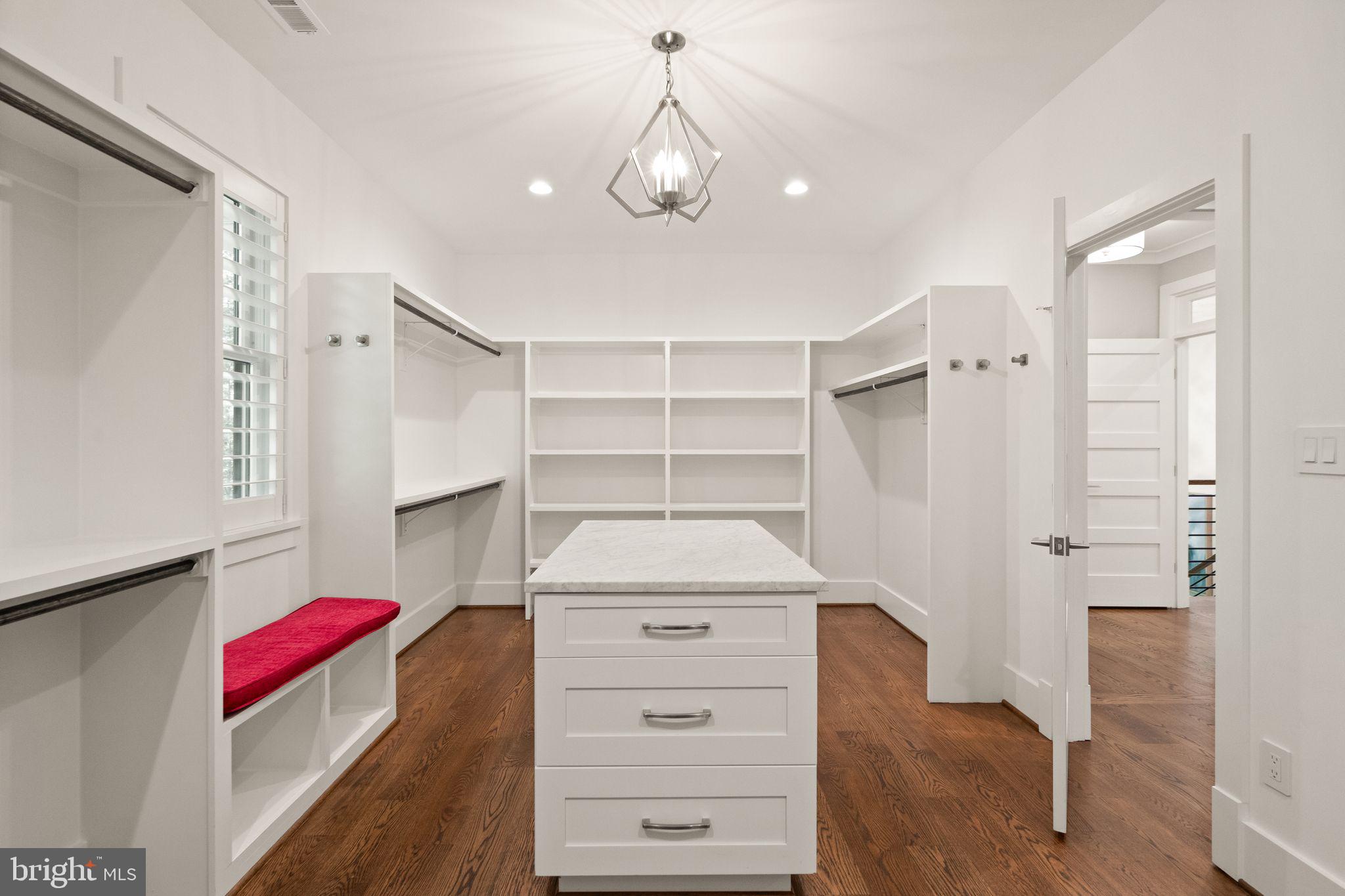 BELLEVUE FOREST - Residential