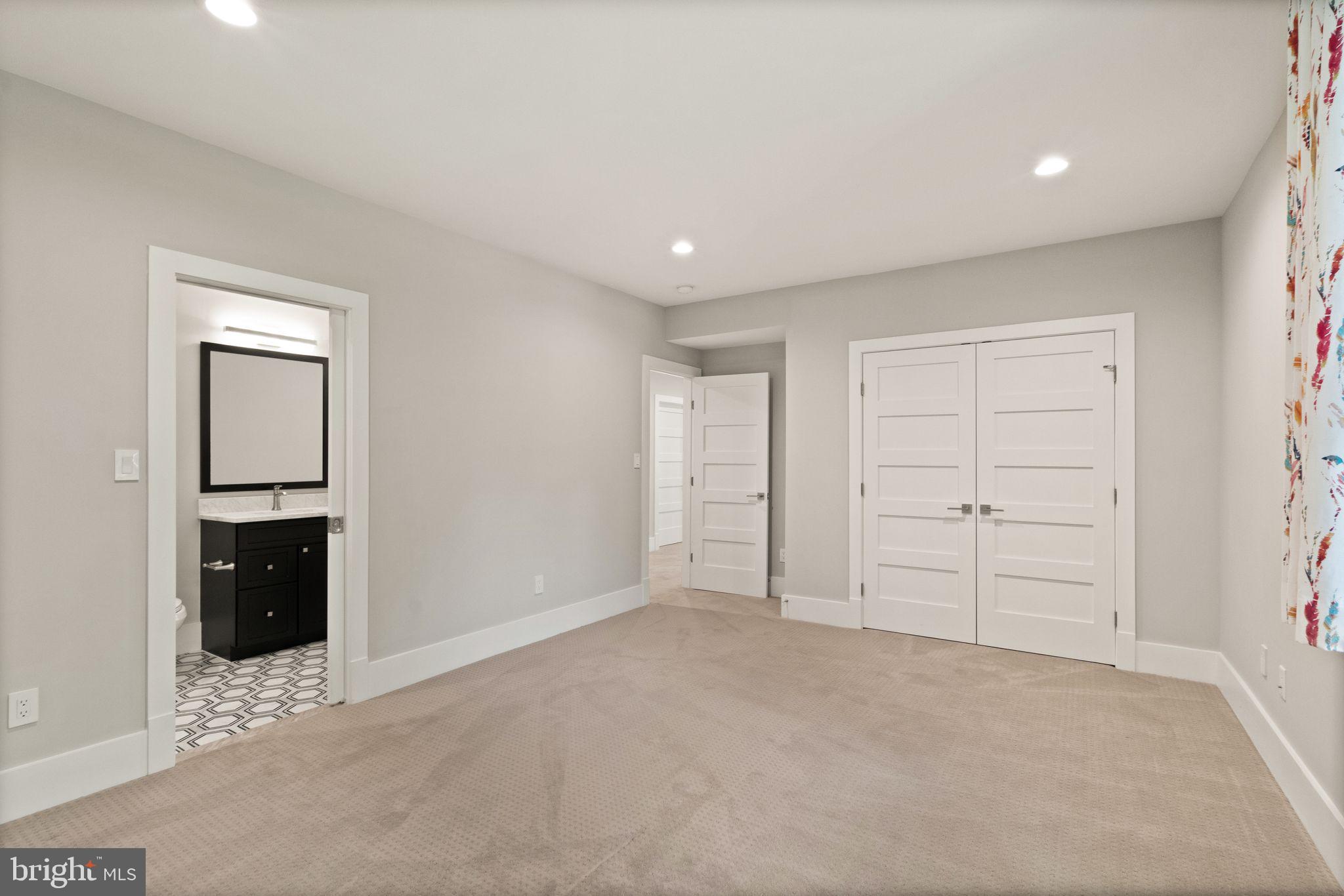 BELLEVUE FOREST - Residential