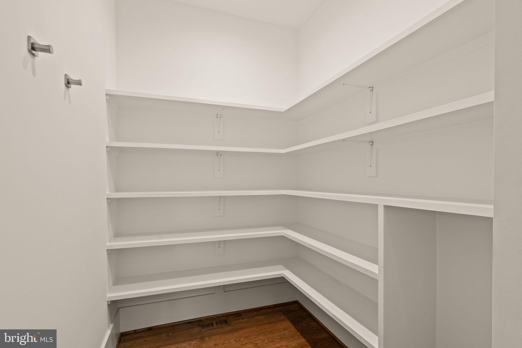 BELLEVUE FOREST - Residential