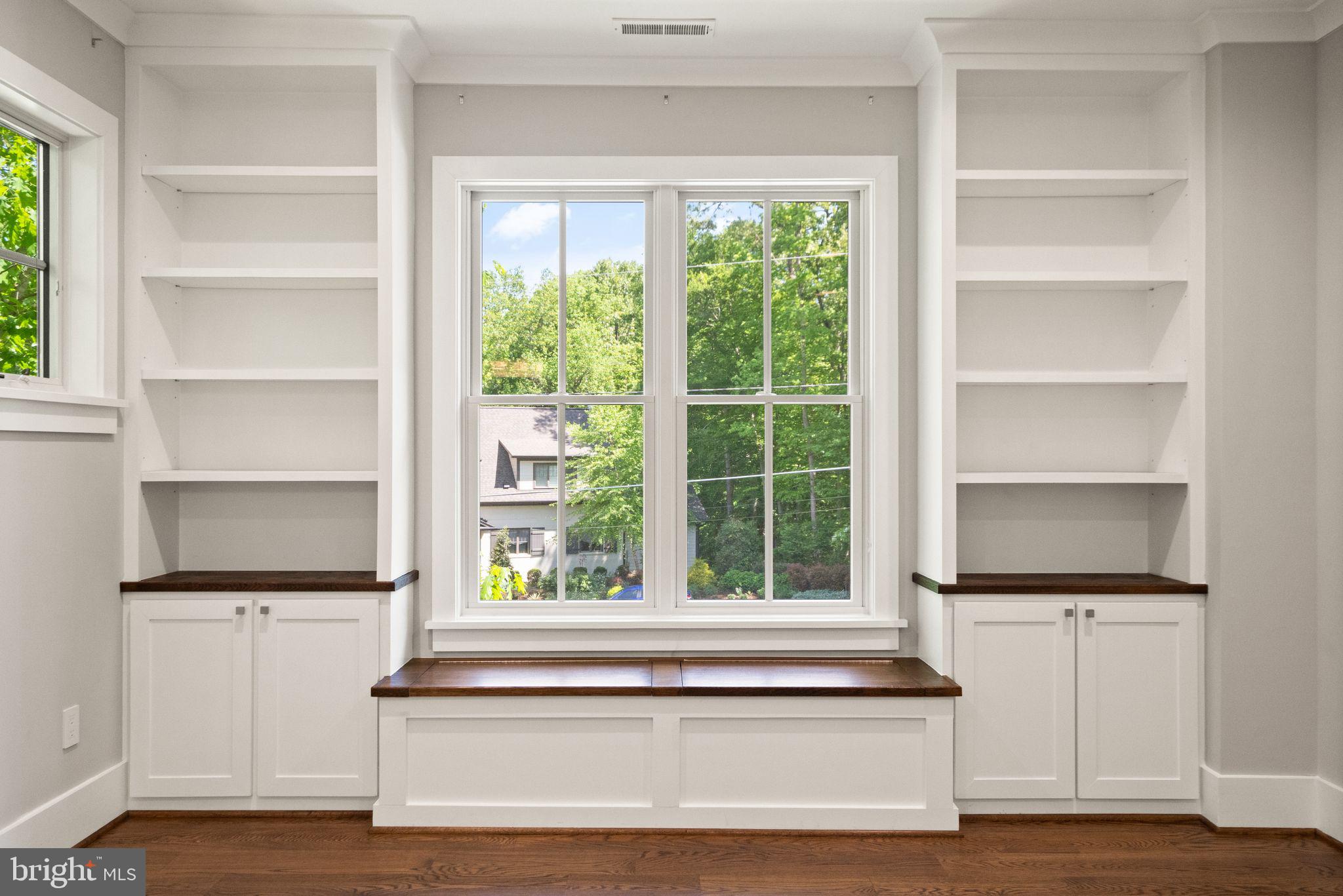 BELLEVUE FOREST - Residential