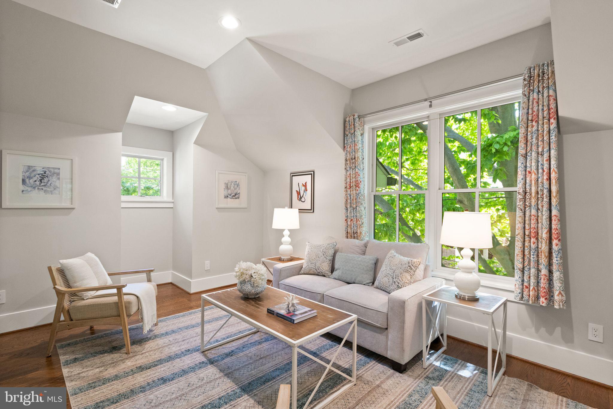 BELLEVUE FOREST - Residential