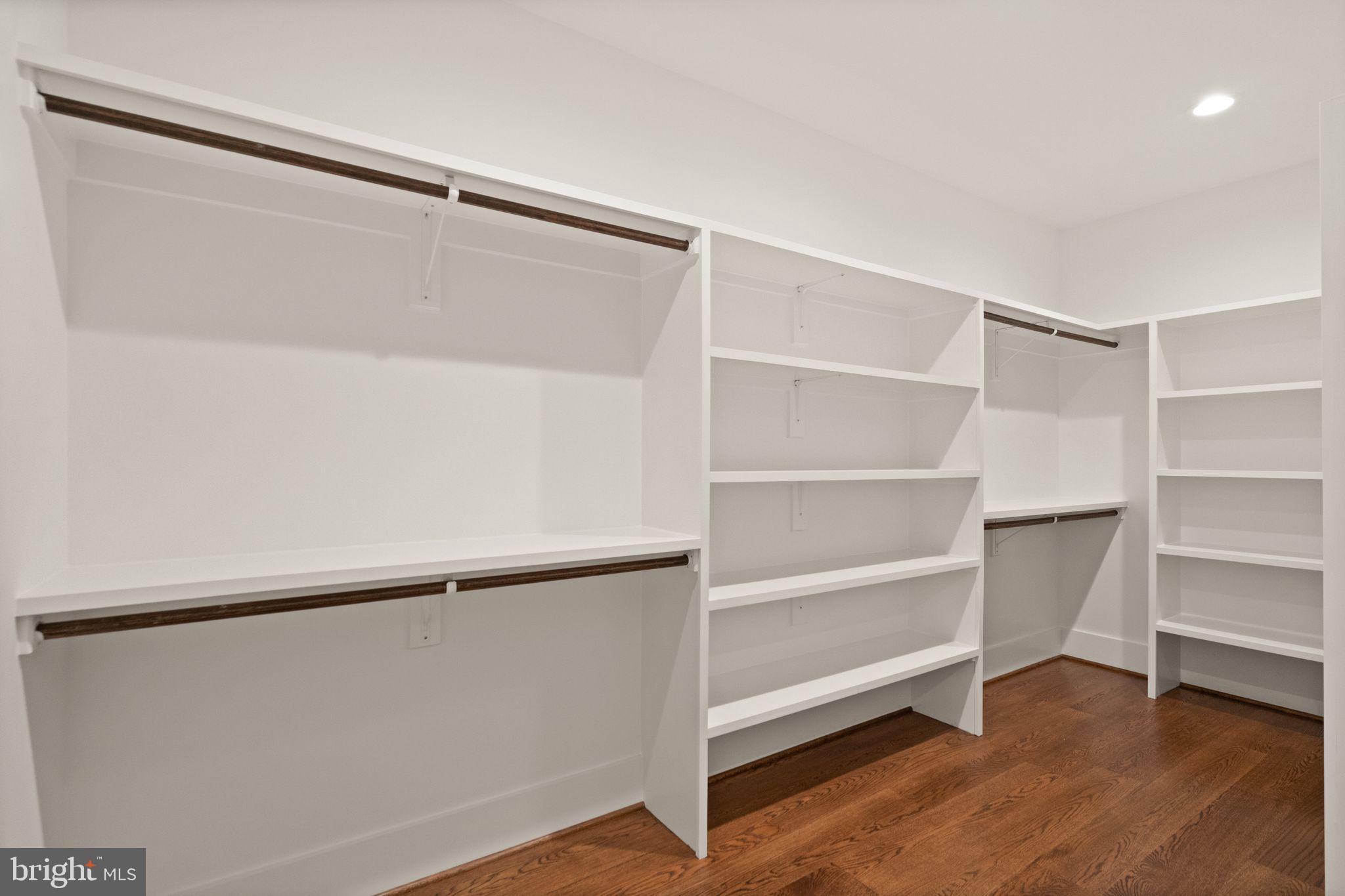 BELLEVUE FOREST - Residential