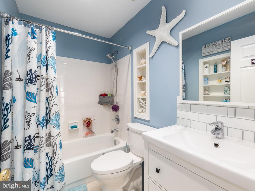 DEVON GREEN - Residential