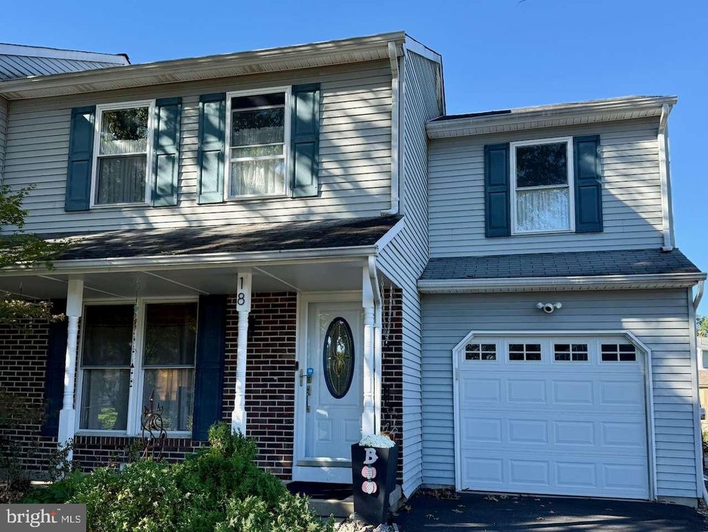 Photo of 18 Hunt Drive, HORSHAM, PA 19044 (MLS # PAMC2158888)
