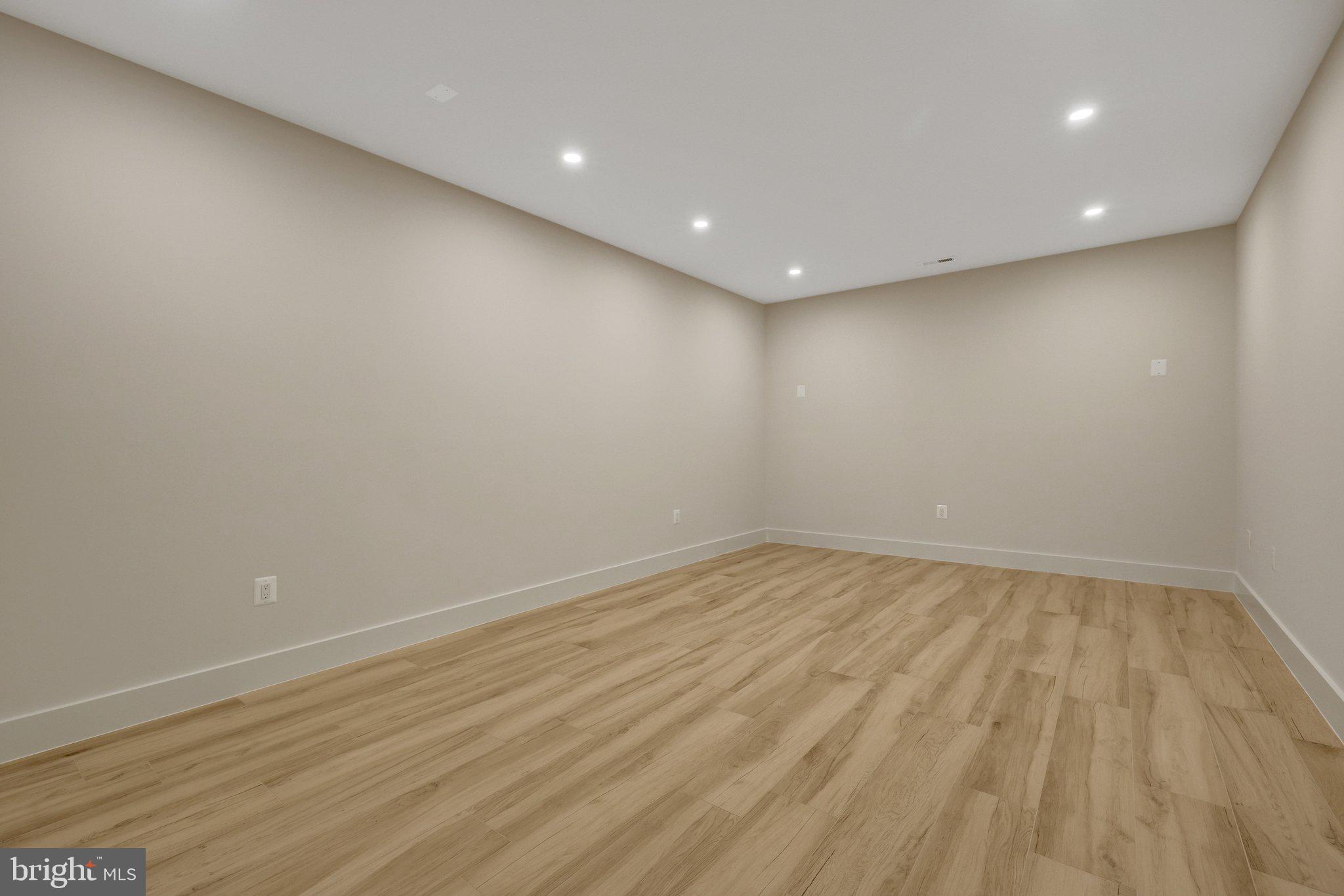 KENT GARDENS - Residential