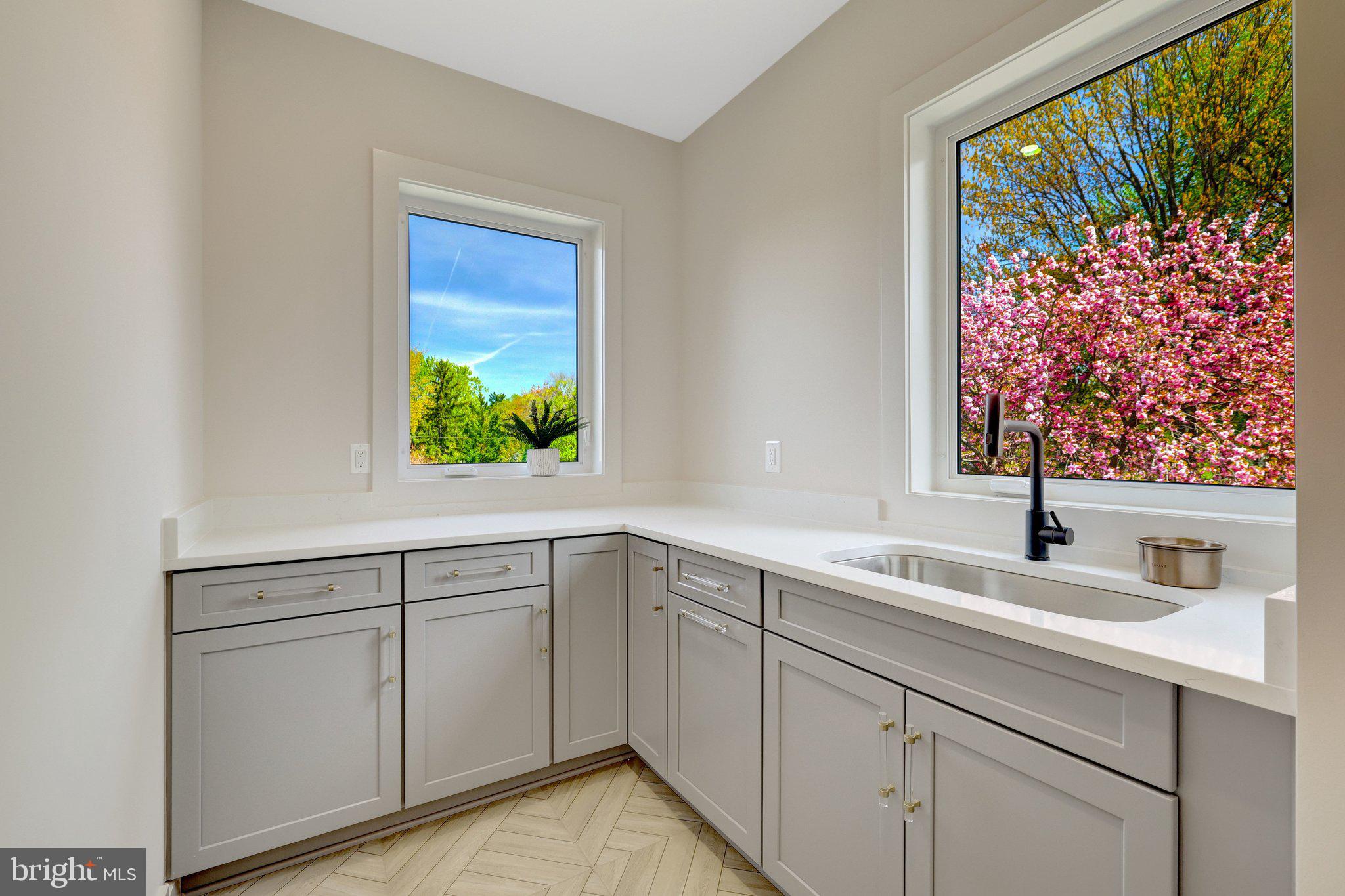 KENT GARDENS - Residential