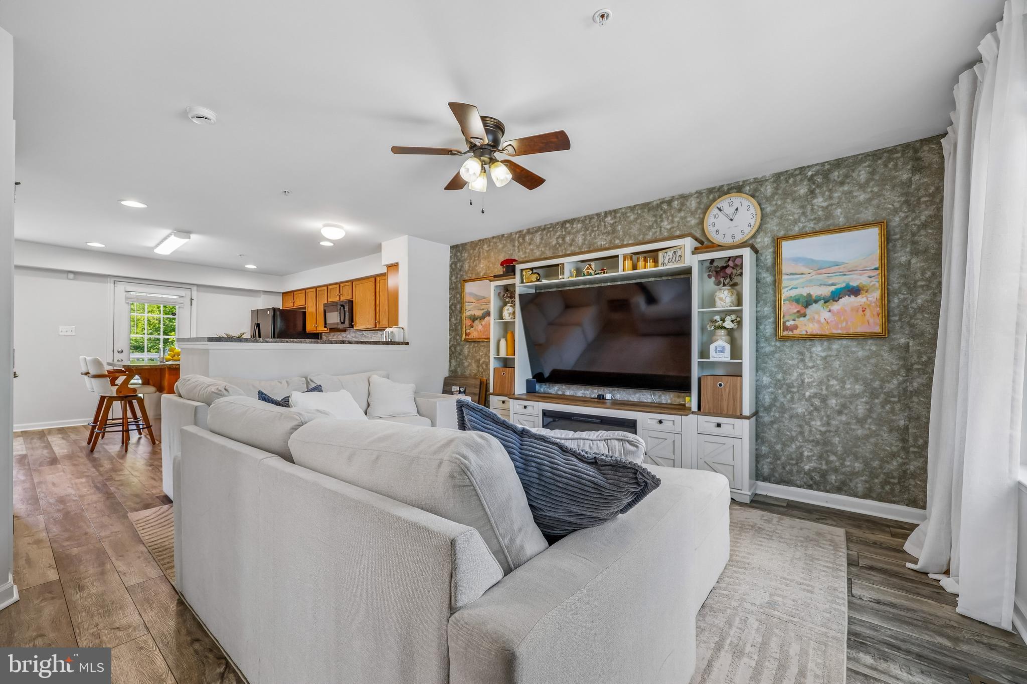 11601 EMERALD GREEN DRIVE 906A