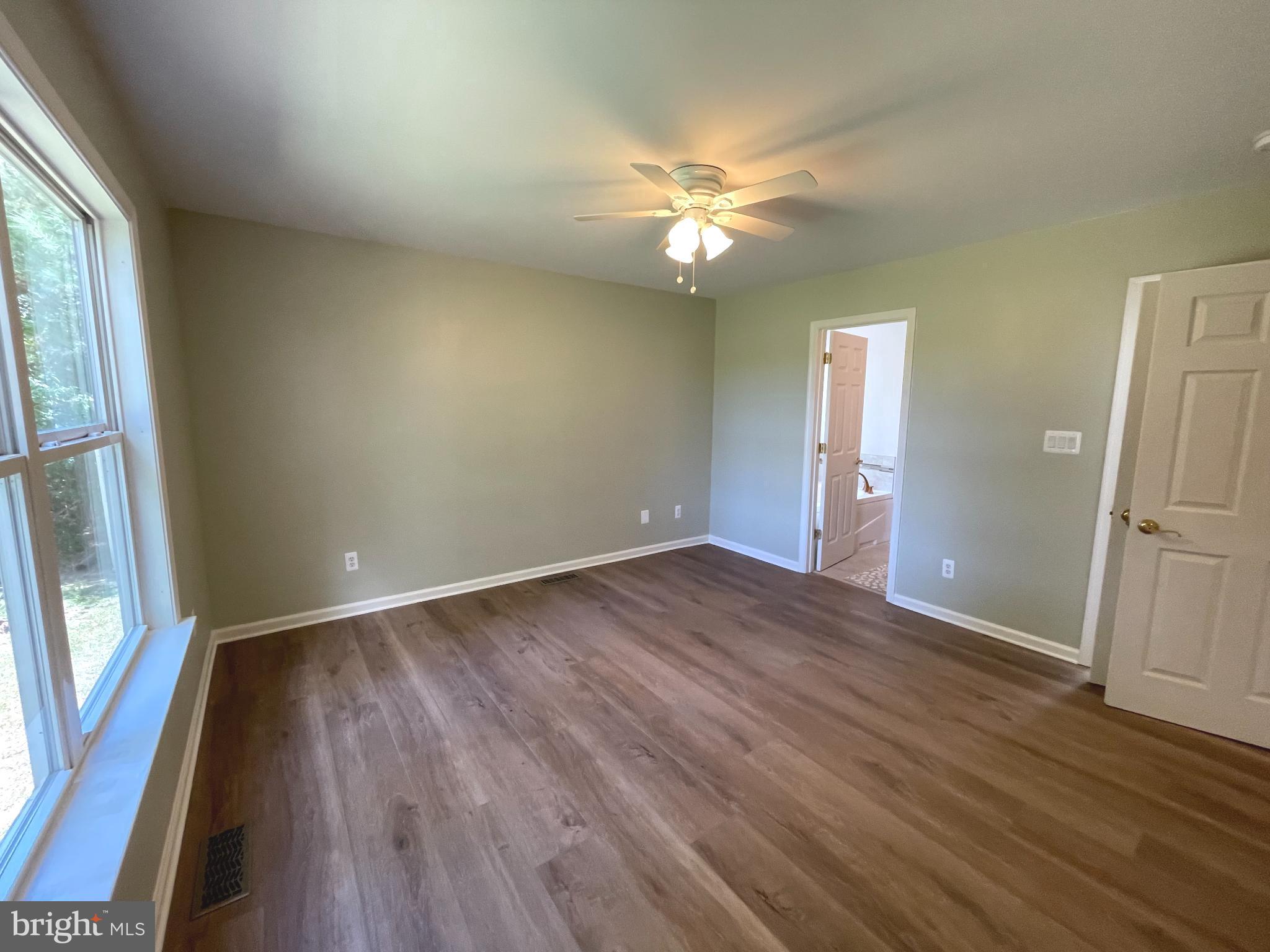 CAPTAIN'S COVE - Residential