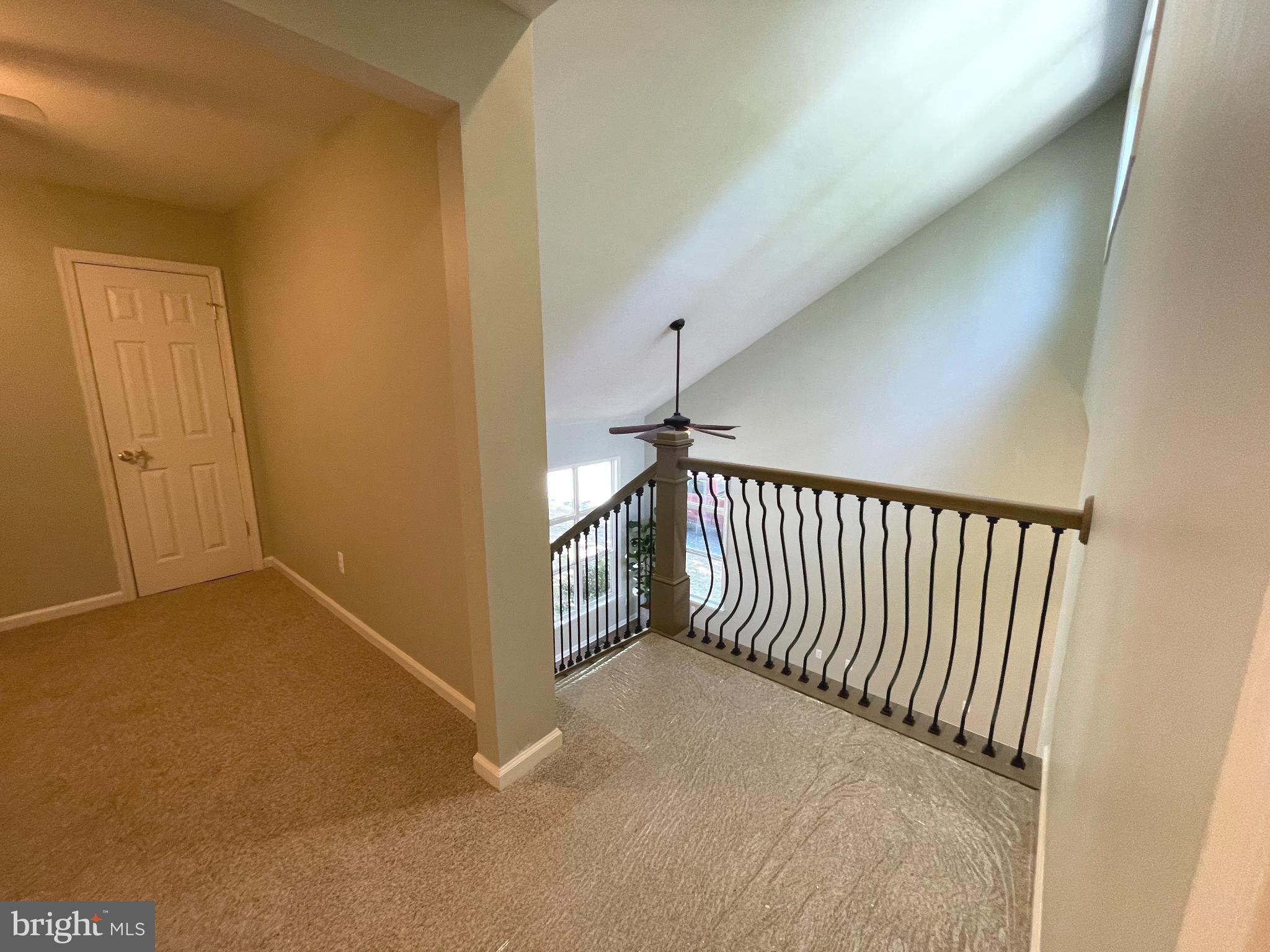 CAPTAIN'S COVE - Residential