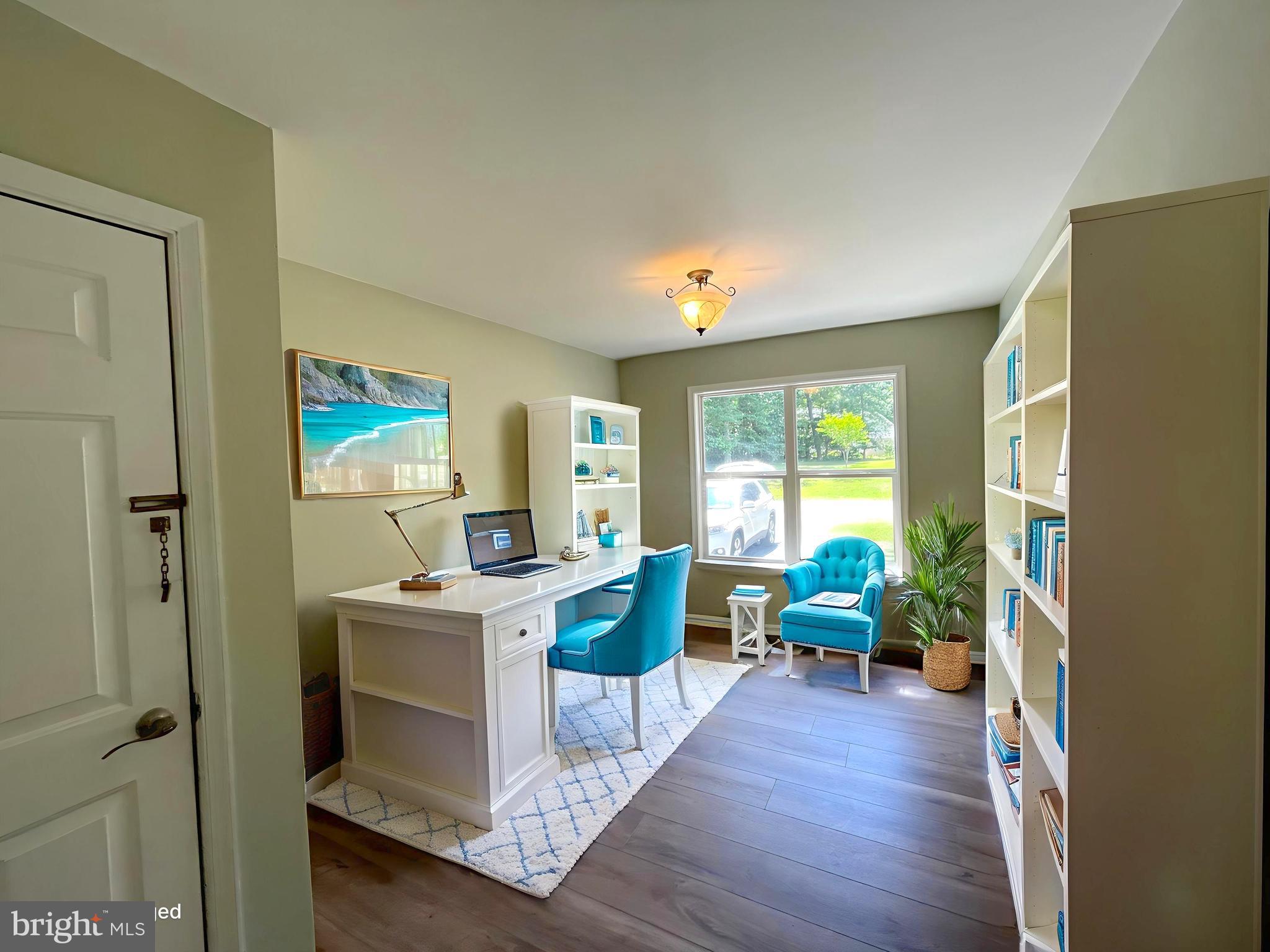 CAPTAIN'S COVE - Residential