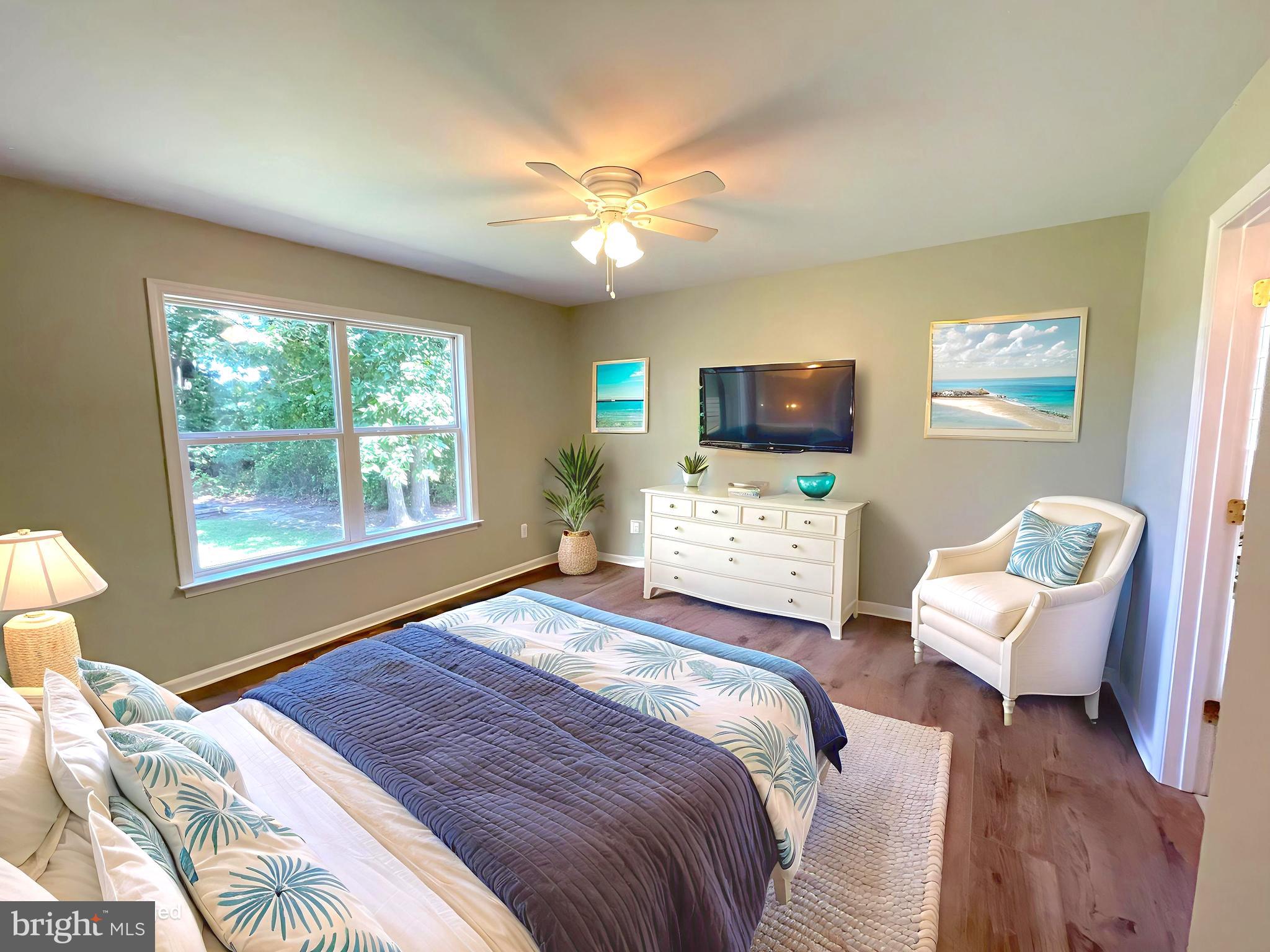 CAPTAIN'S COVE - Residential