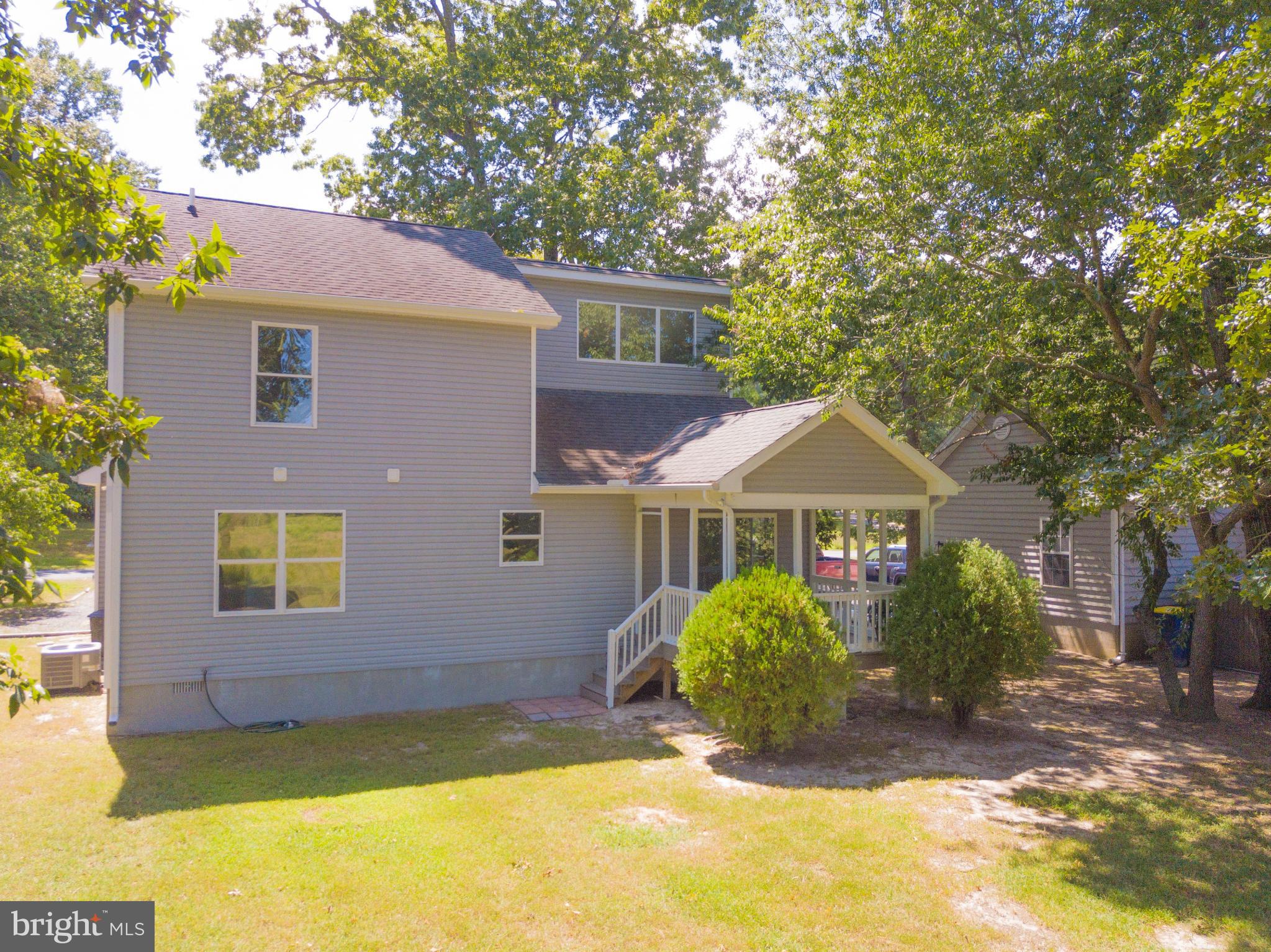 CAPTAIN'S COVE - Residential