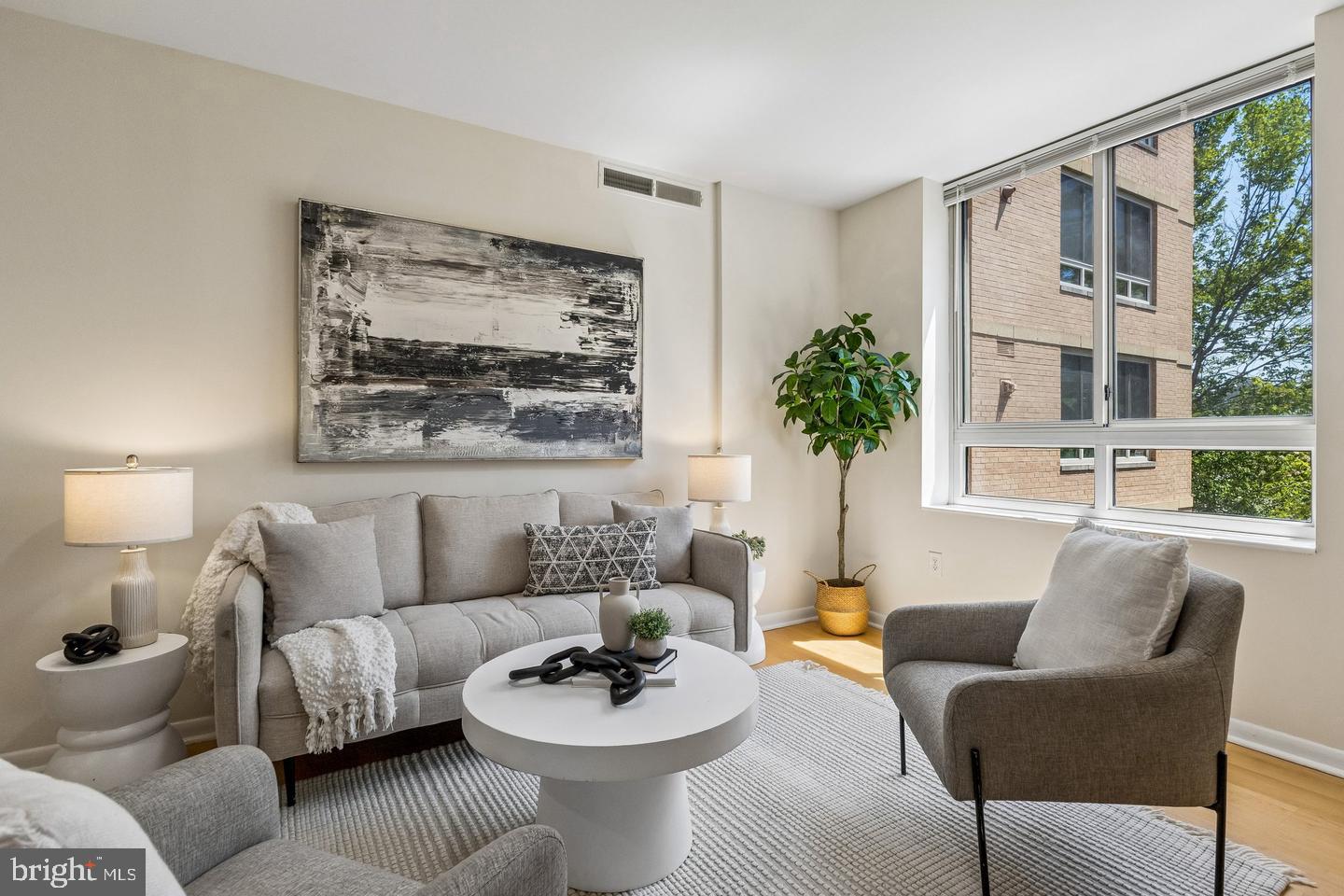 350 G STREET SW N411