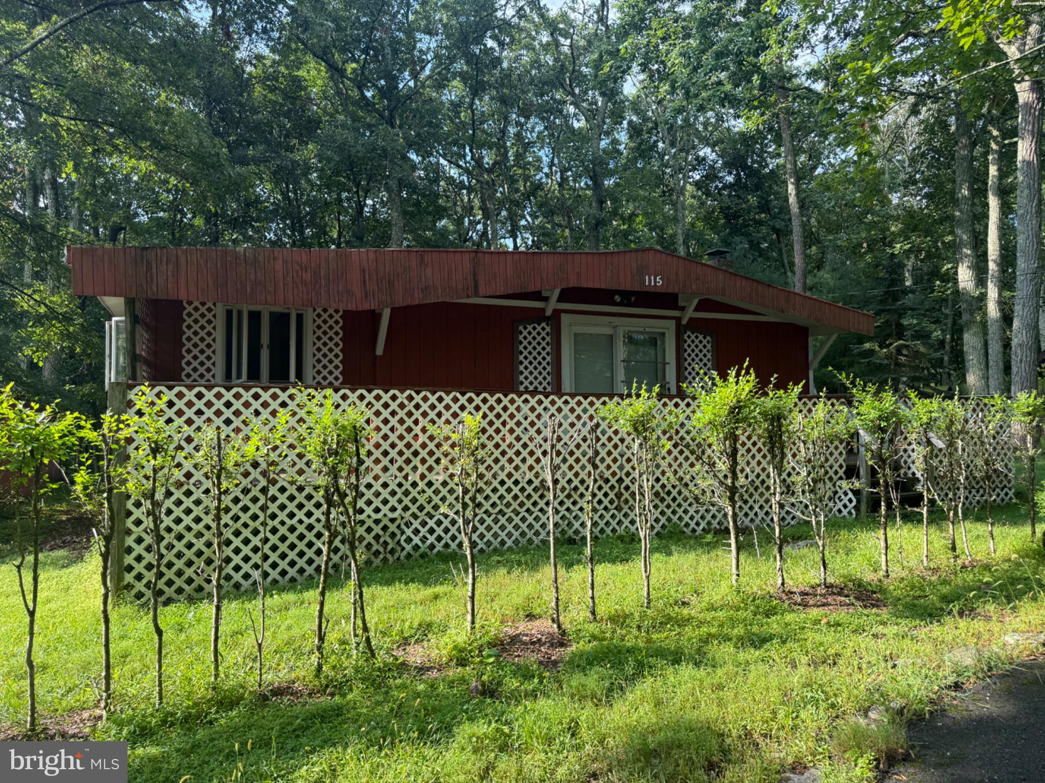 1222 VALLEY DRIVE