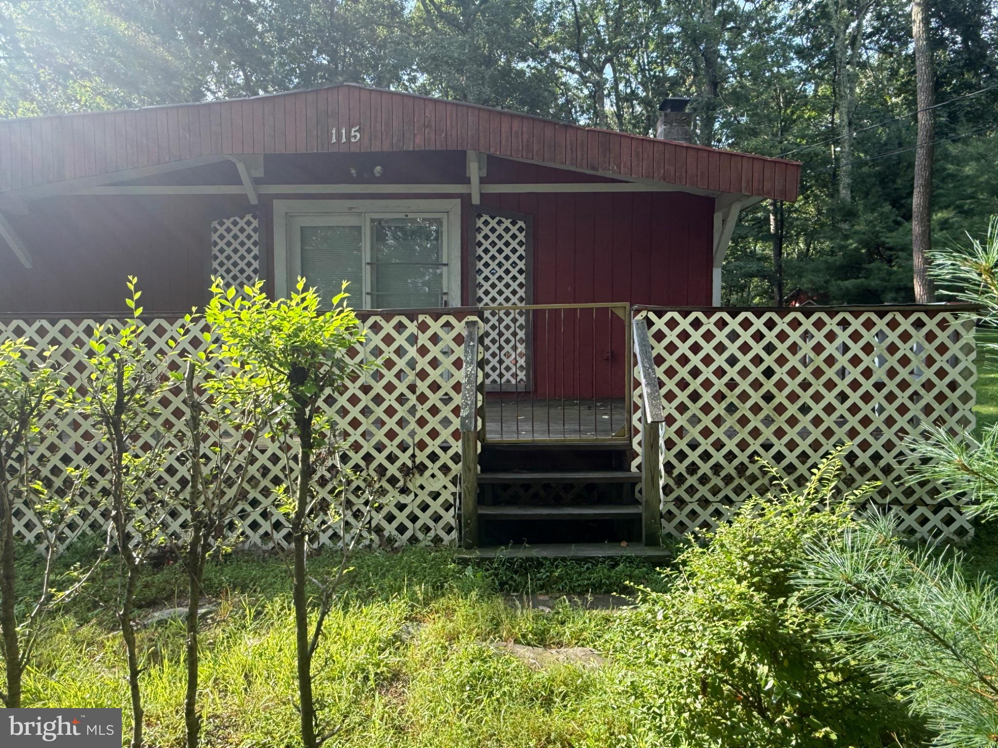 1222 VALLEY DRIVE