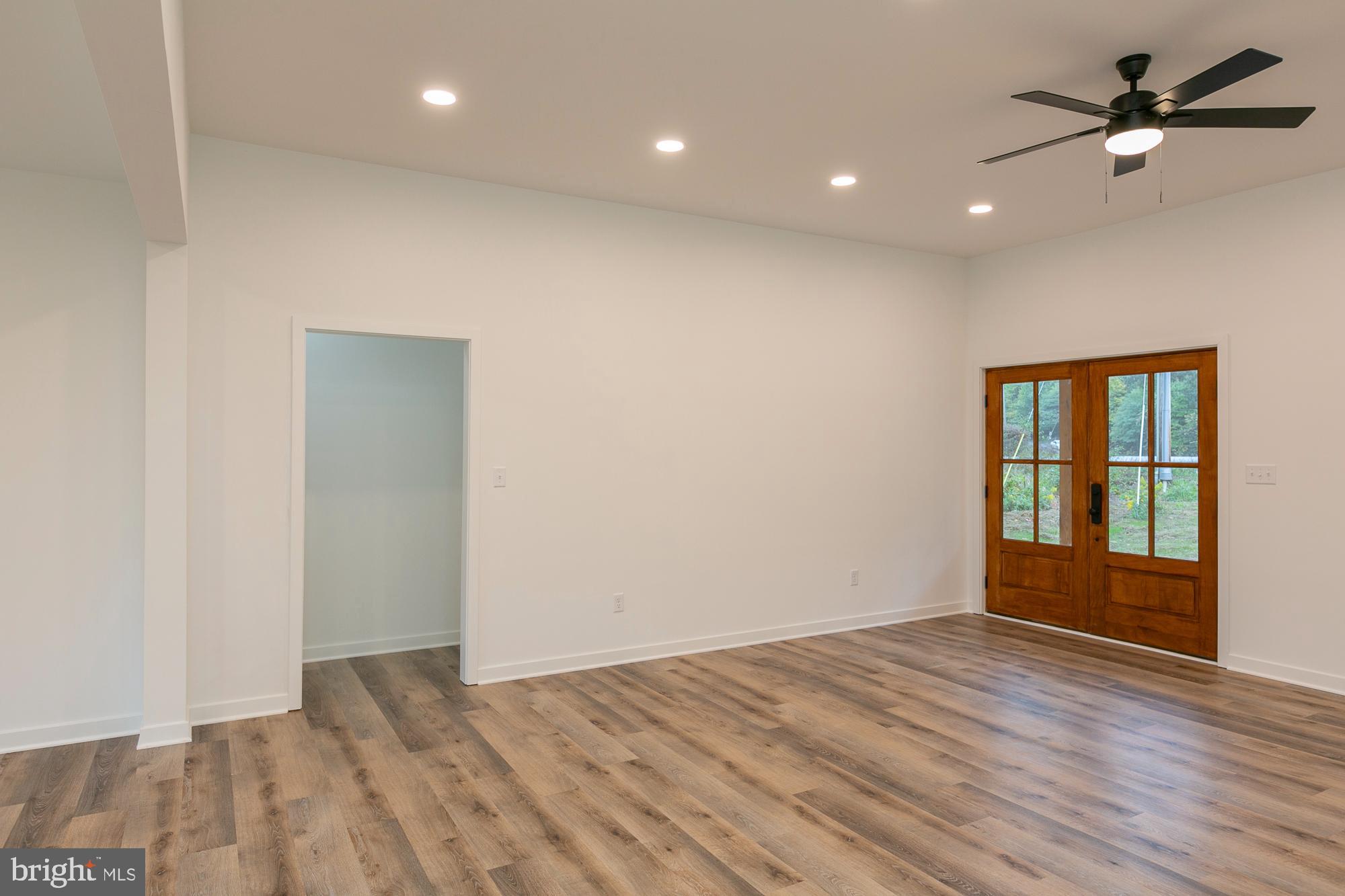 FOXWOOD KNOLLS - Residential