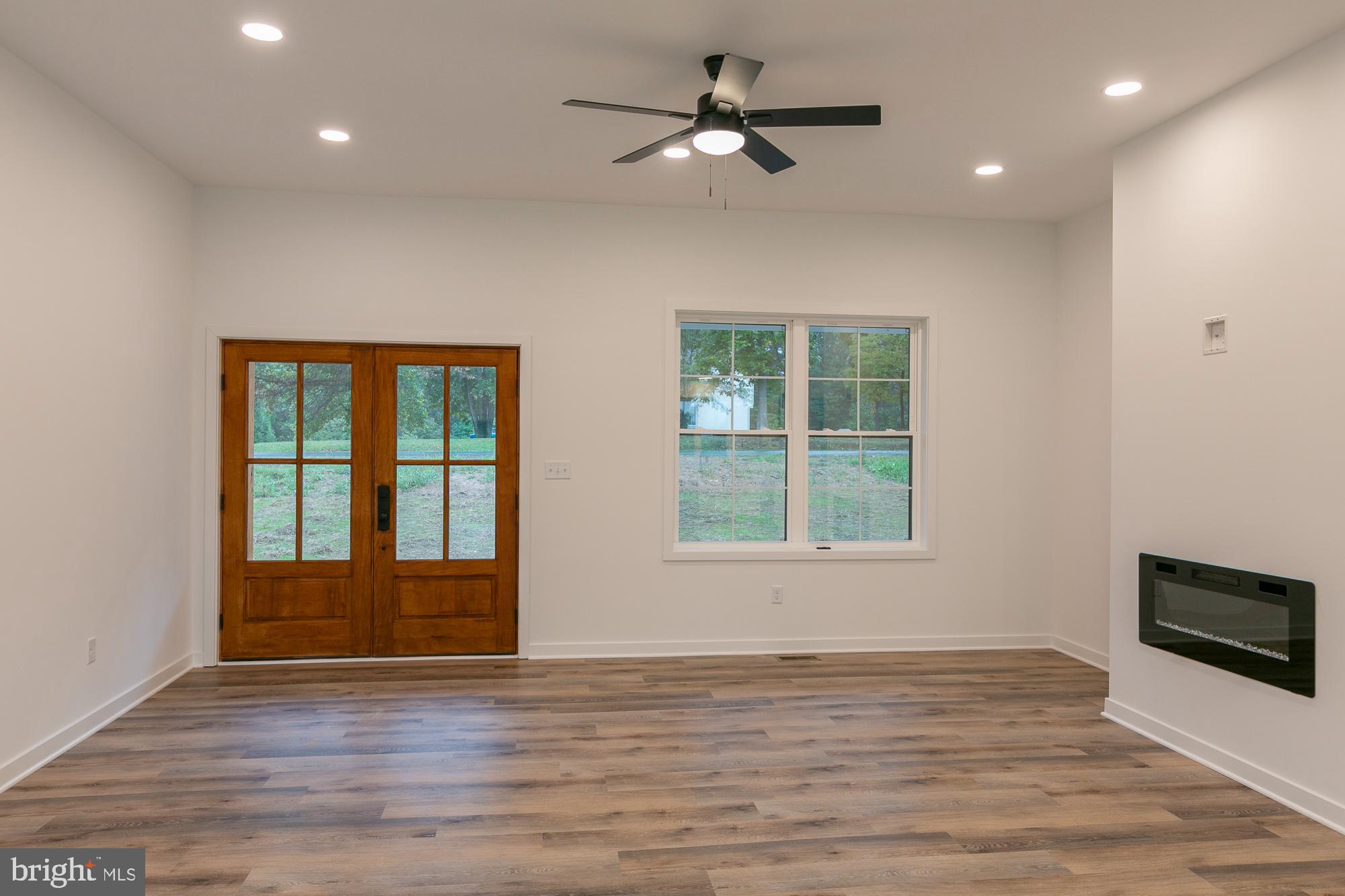 FOXWOOD KNOLLS - Residential