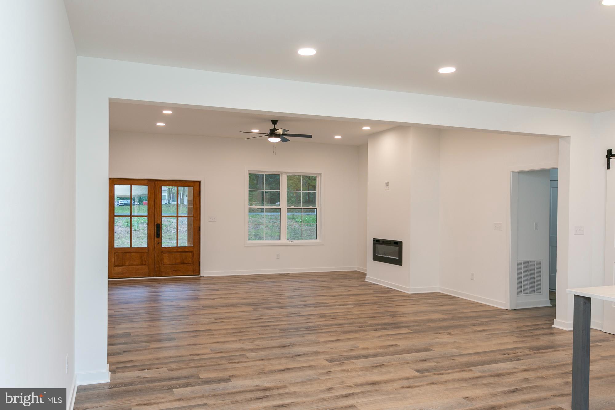 FOXWOOD KNOLLS - Residential