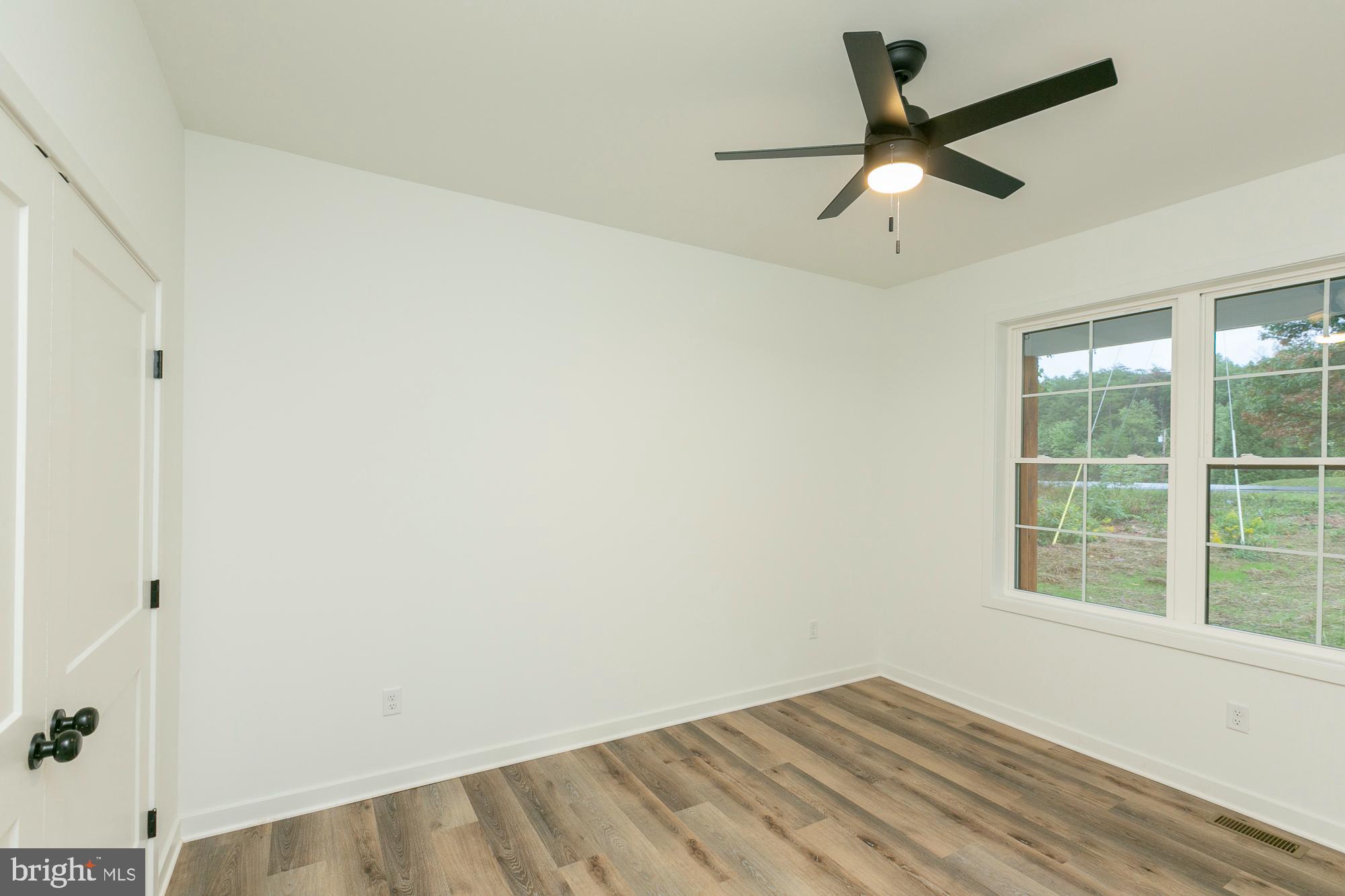 FOXWOOD KNOLLS - Residential