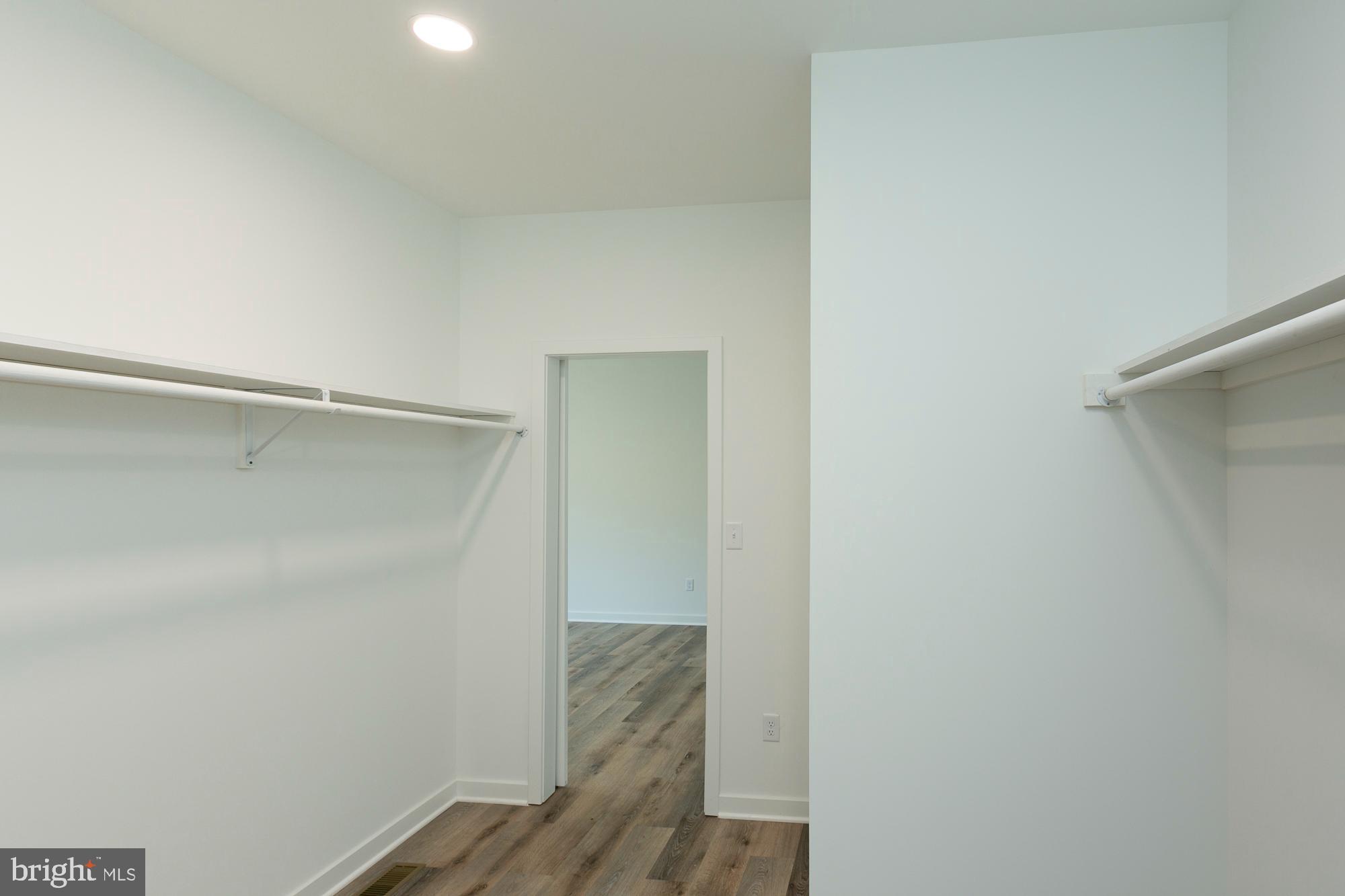 FOXWOOD KNOLLS - Residential