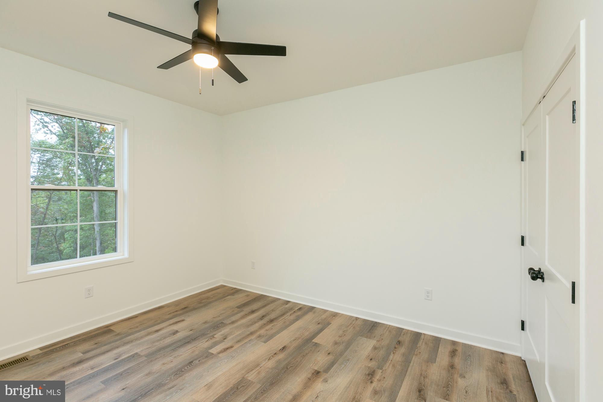 FOXWOOD KNOLLS - Residential