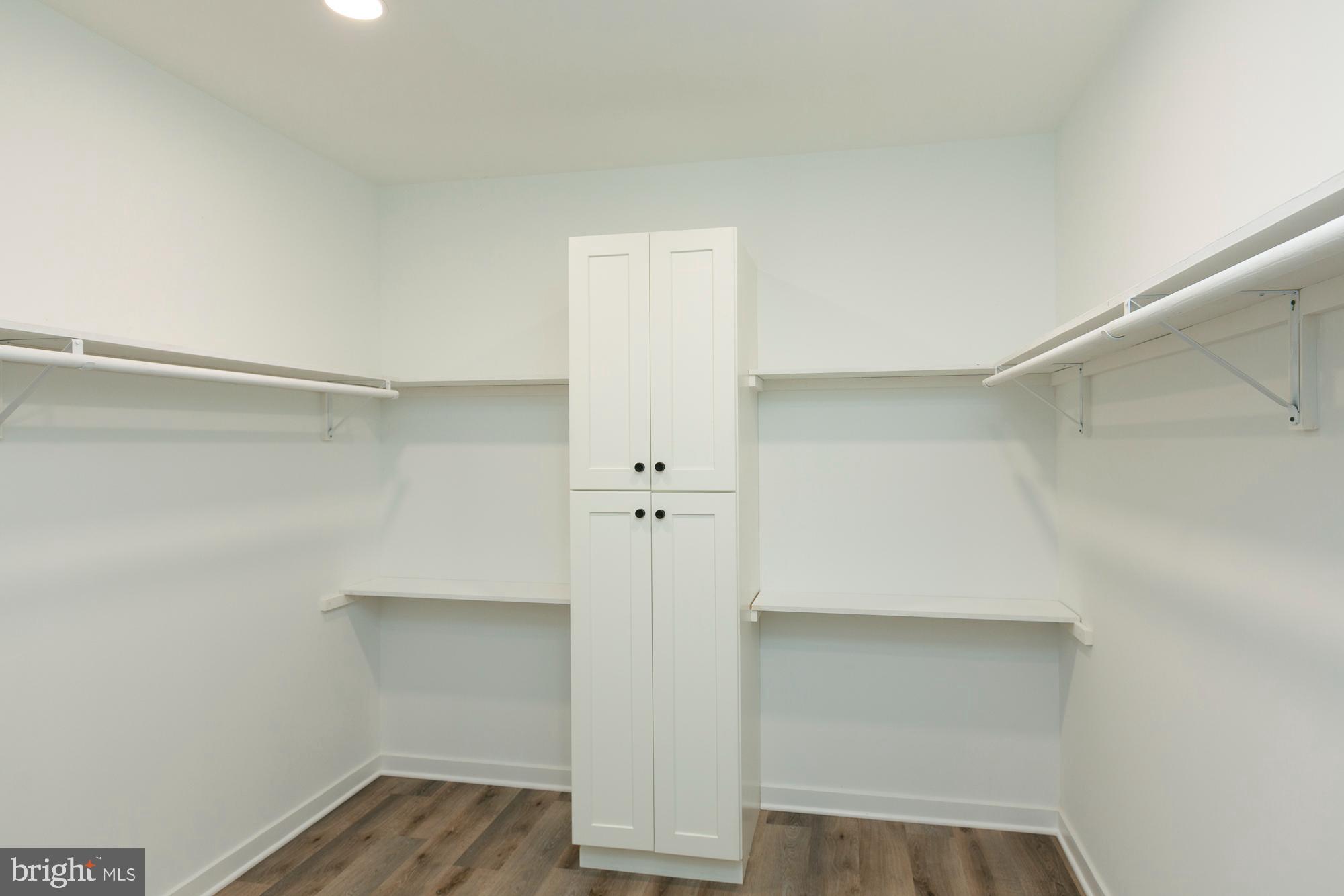 FOXWOOD KNOLLS - Residential