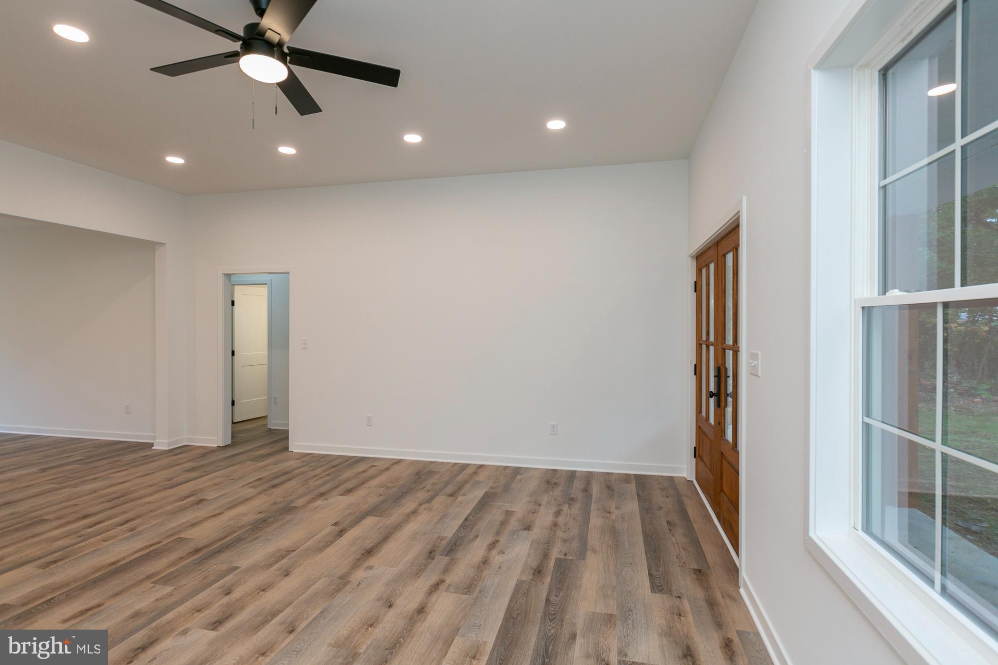 FOXWOOD KNOLLS - Residential