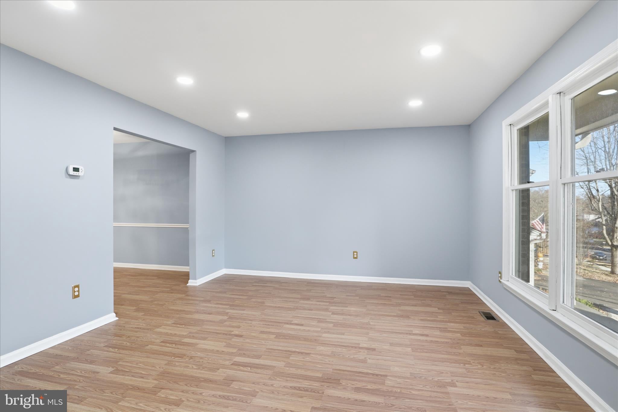 7594 WOODSTOWN DRIVE
