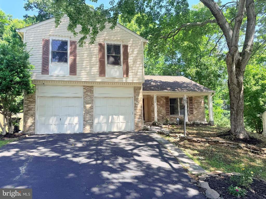 Photo of 7594 Woodstown Drive, SPRINGFIELD, VA 22153 (MLS # VAFX2336788)