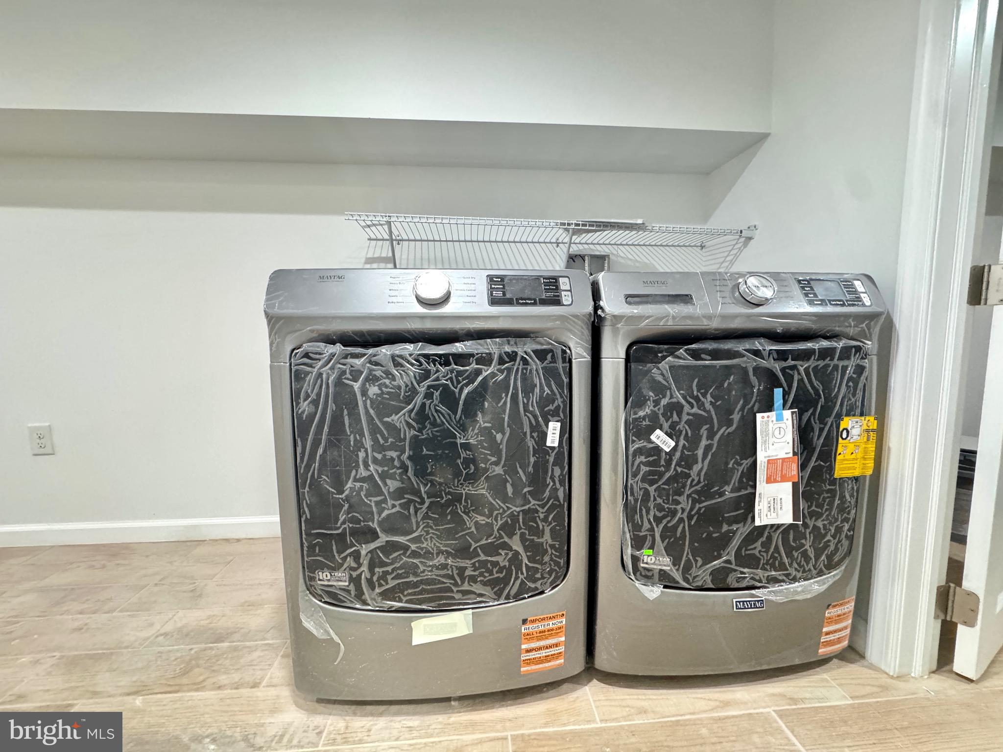 QUEEN VILLAGE - Residential Lease