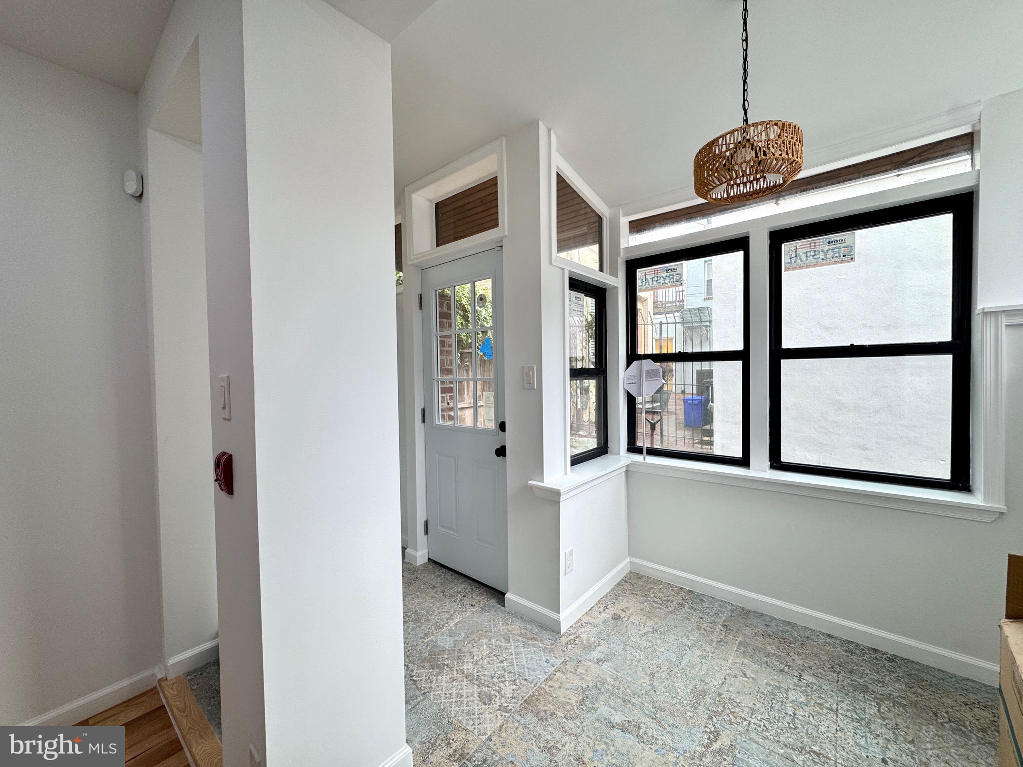 QUEEN VILLAGE - Residential Lease