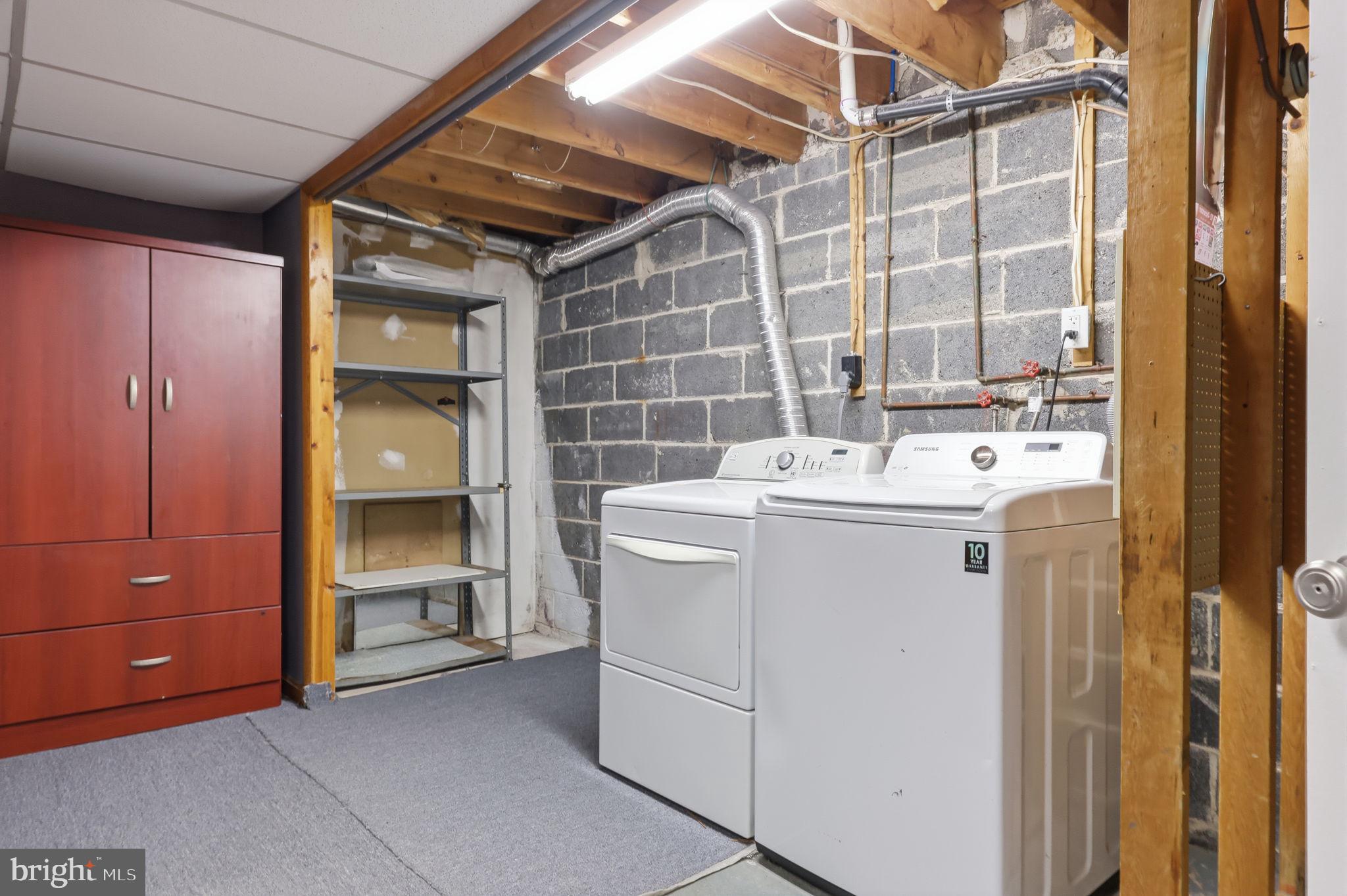 HIDDEN VALLEY - Residential