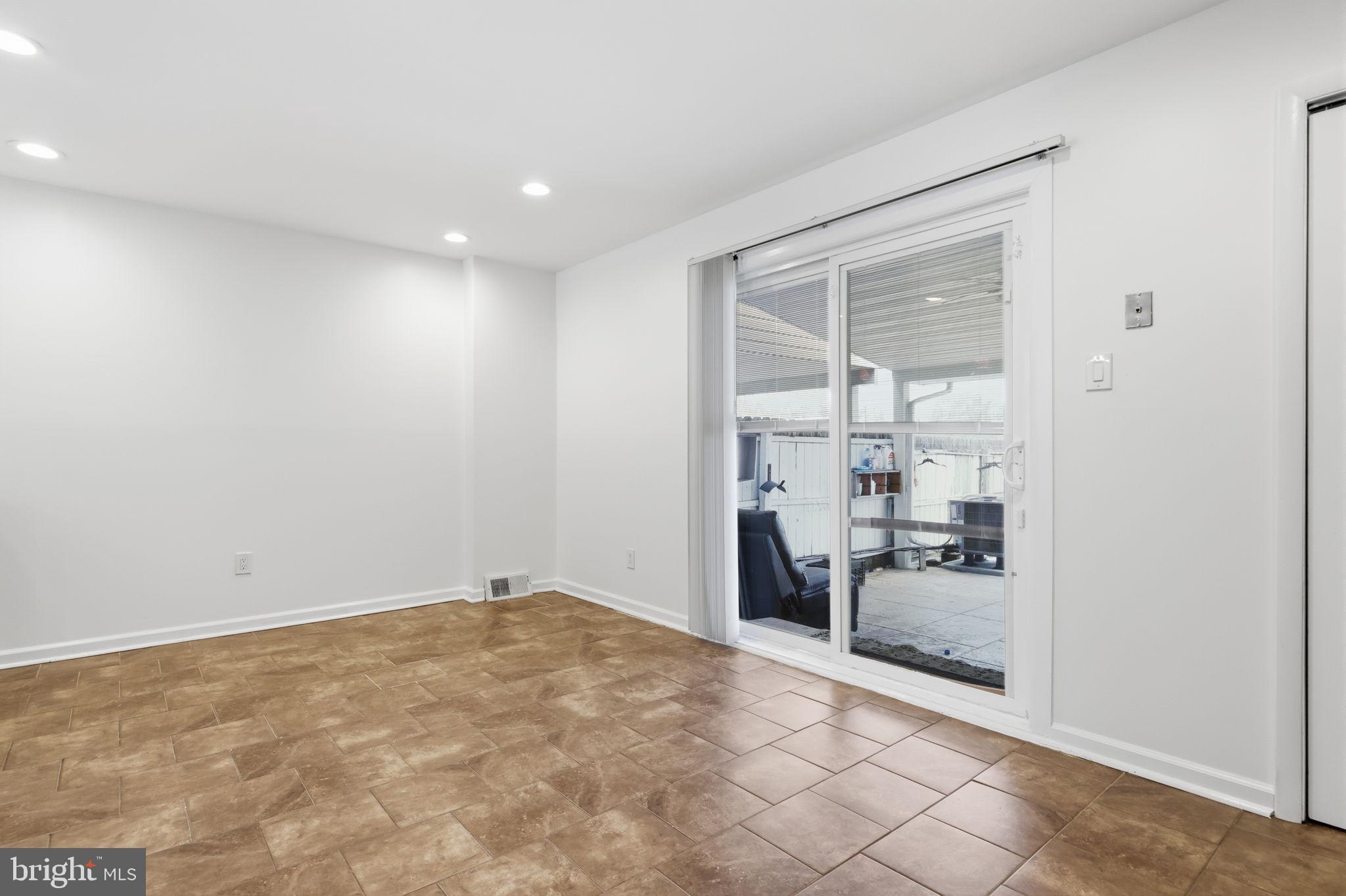 HIDDEN VALLEY - Residential