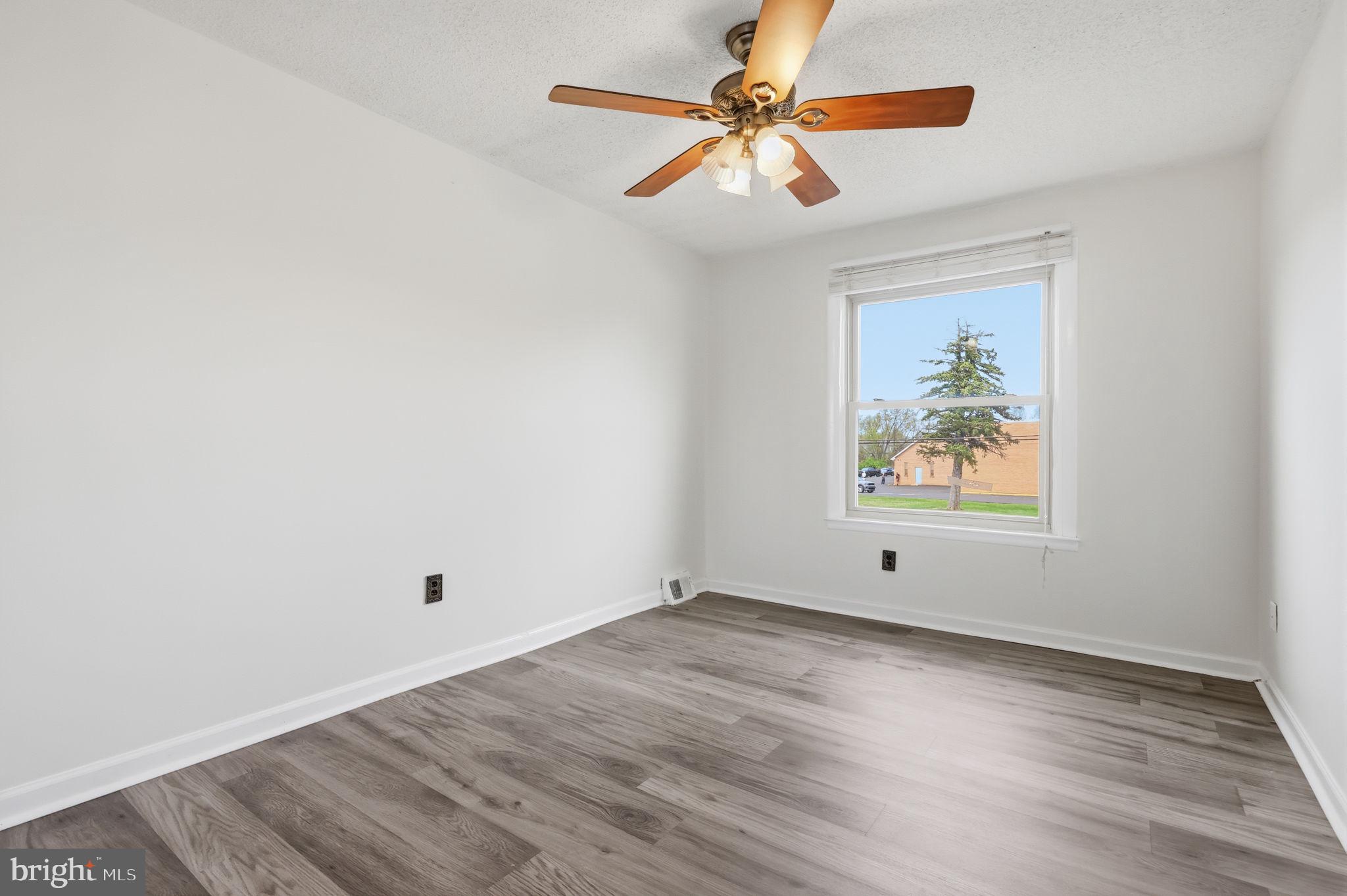 HIDDEN VALLEY - Residential