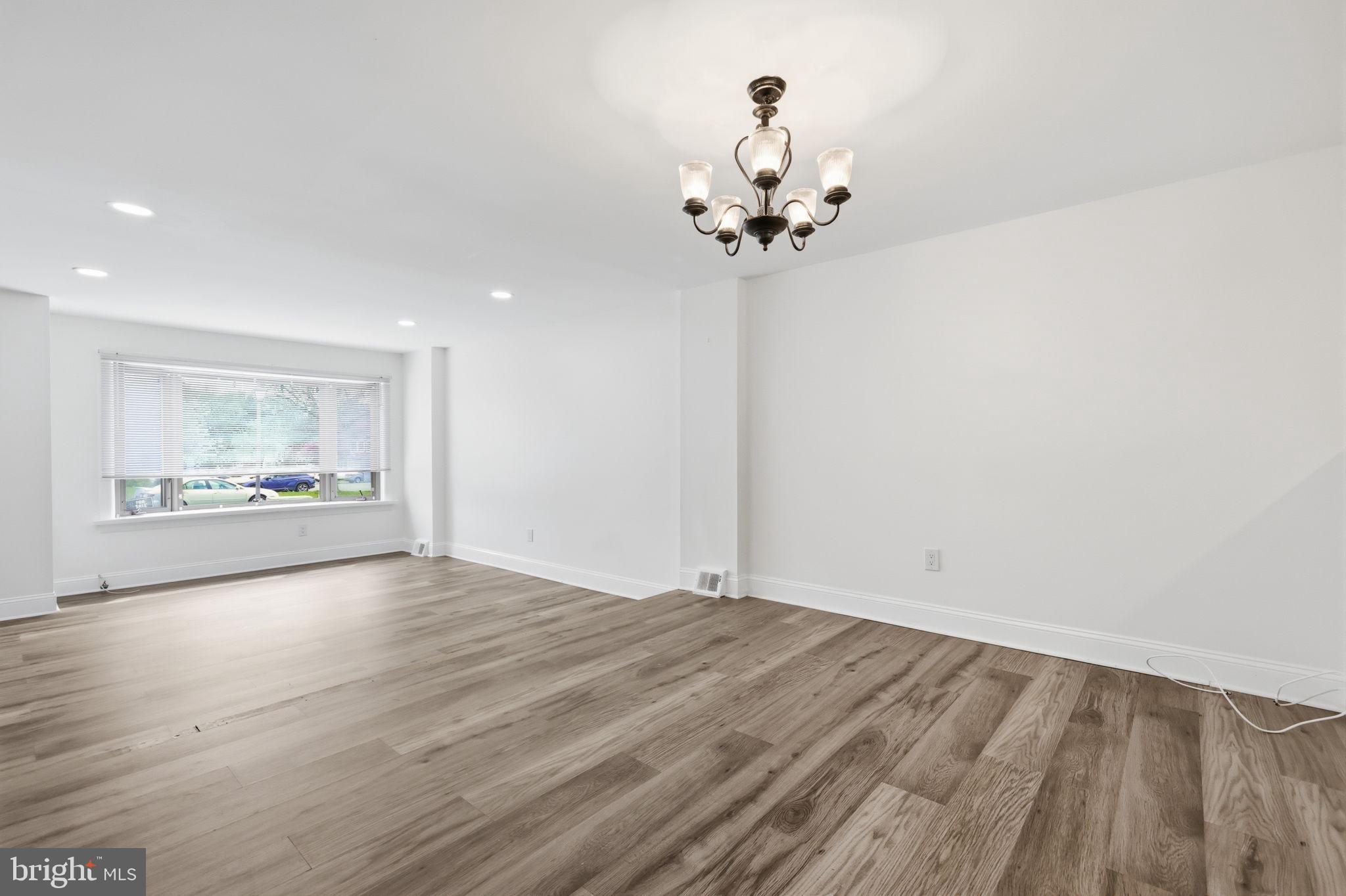 HIDDEN VALLEY - Residential