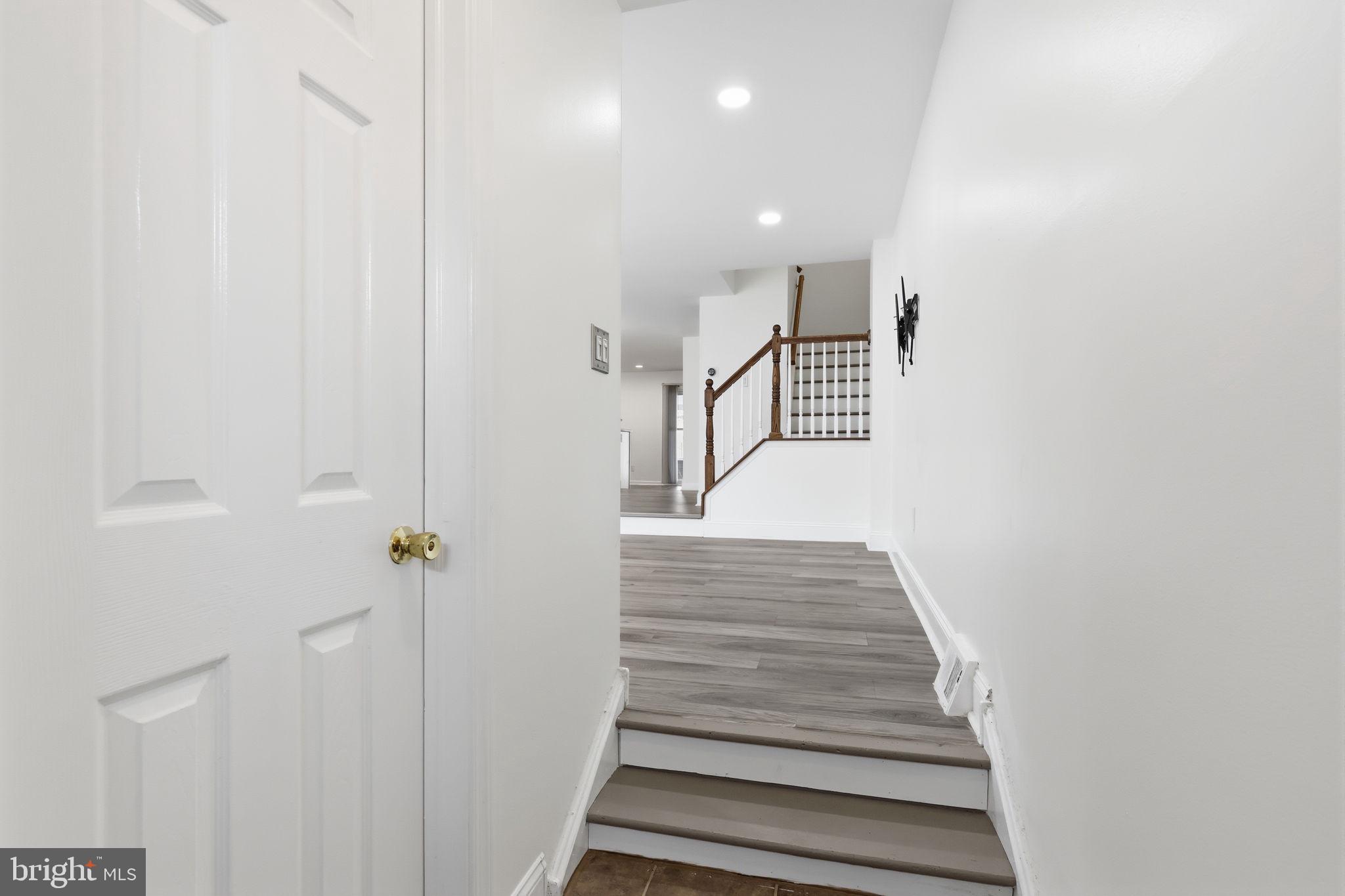 HIDDEN VALLEY - Residential