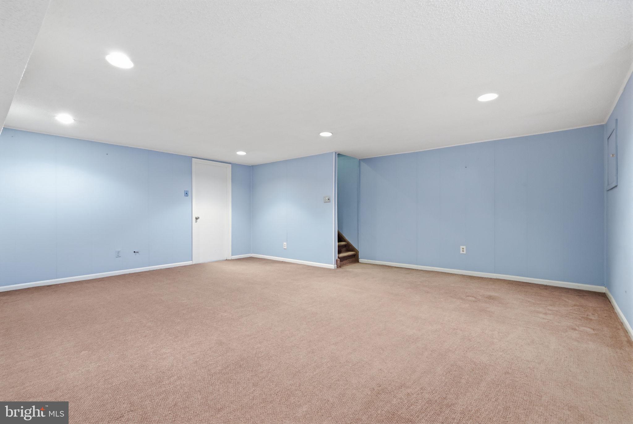 HIDDEN VALLEY - Residential