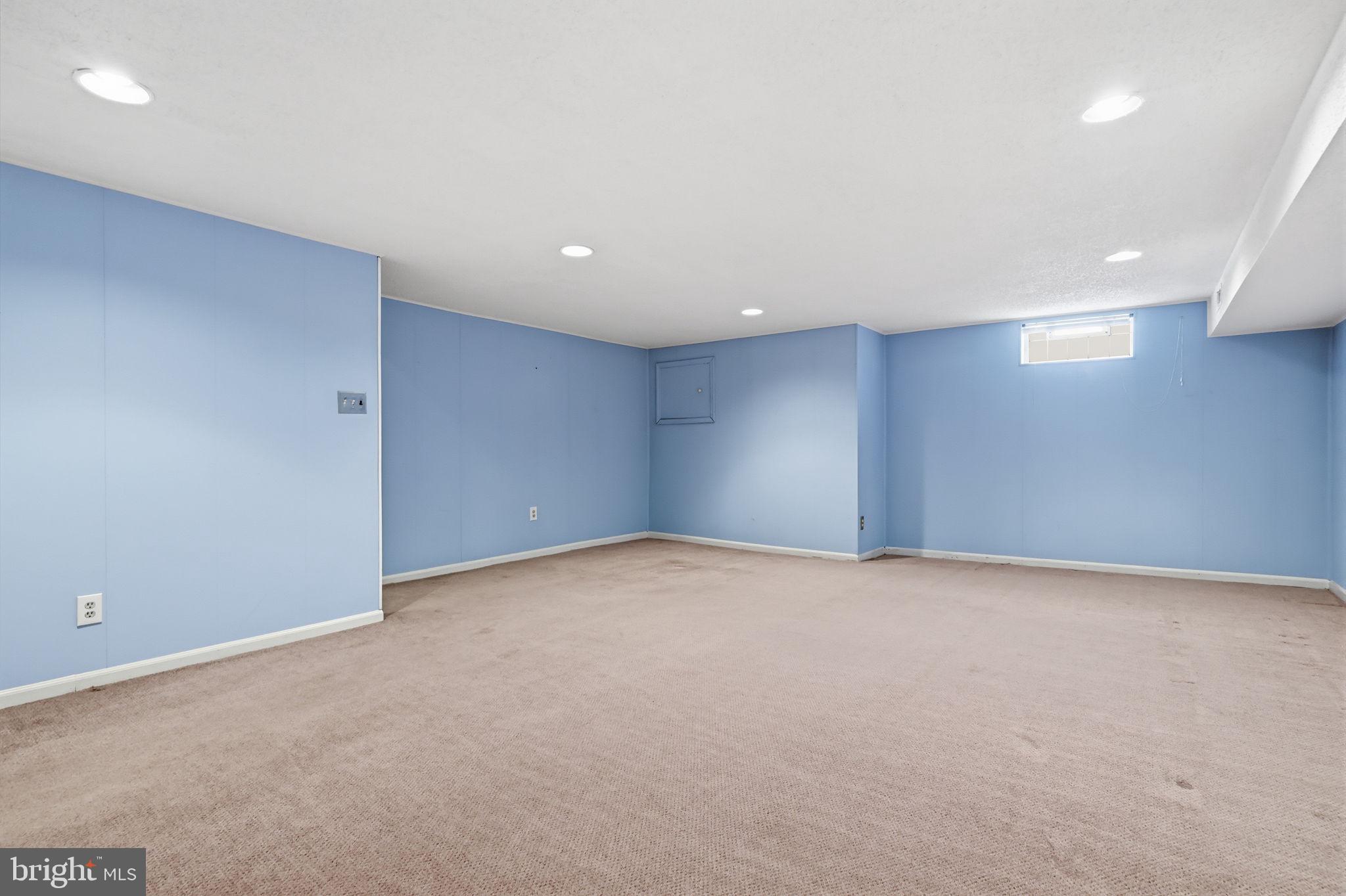 HIDDEN VALLEY - Residential