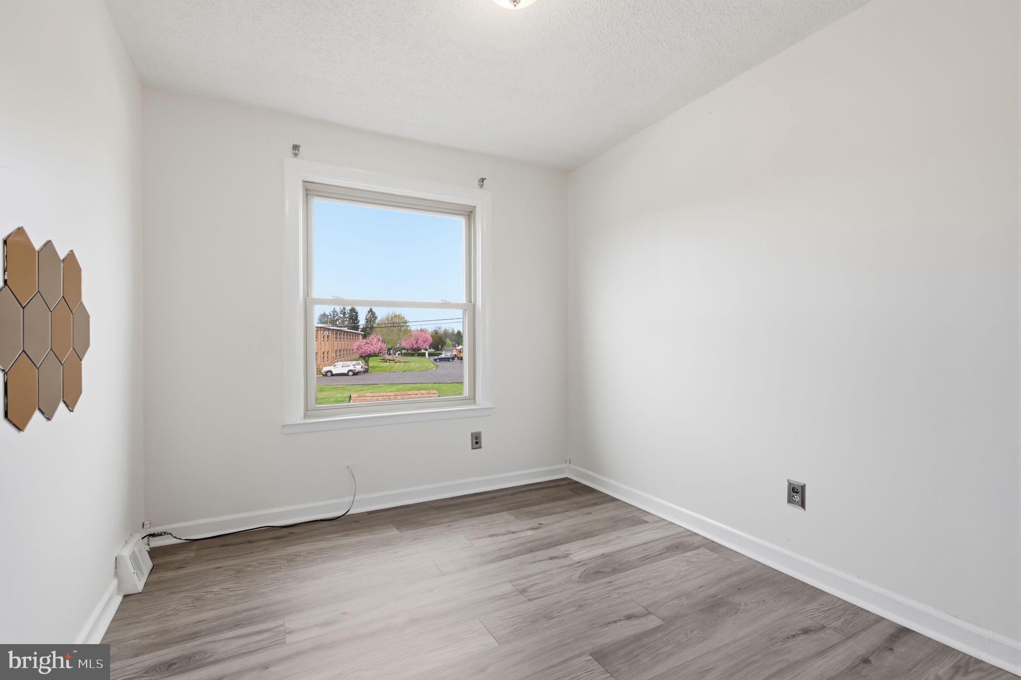 HIDDEN VALLEY - Residential