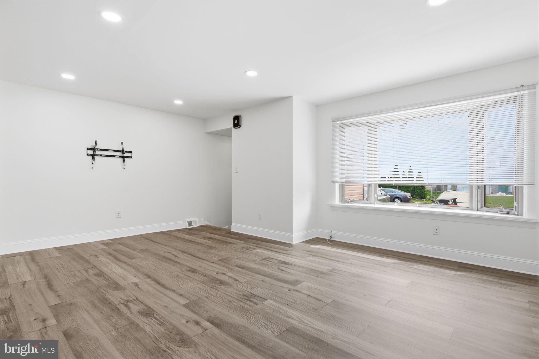 HIDDEN VALLEY - Residential