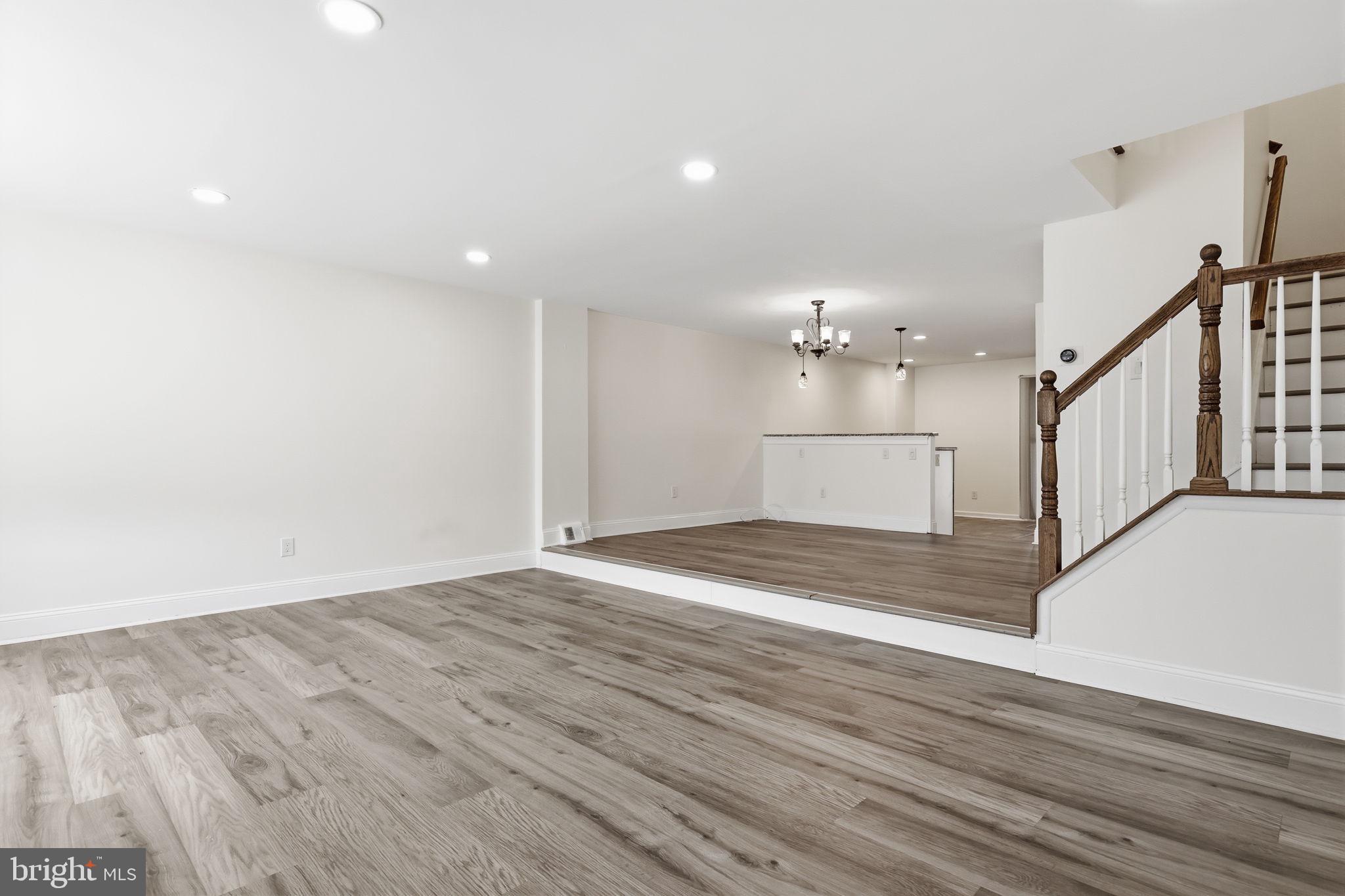 HIDDEN VALLEY - Residential