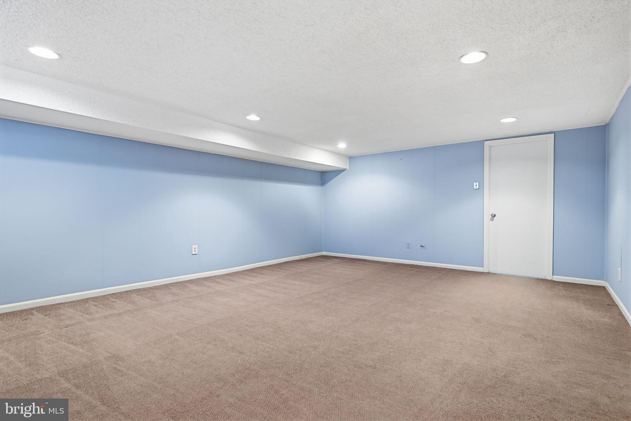 HIDDEN VALLEY - Residential